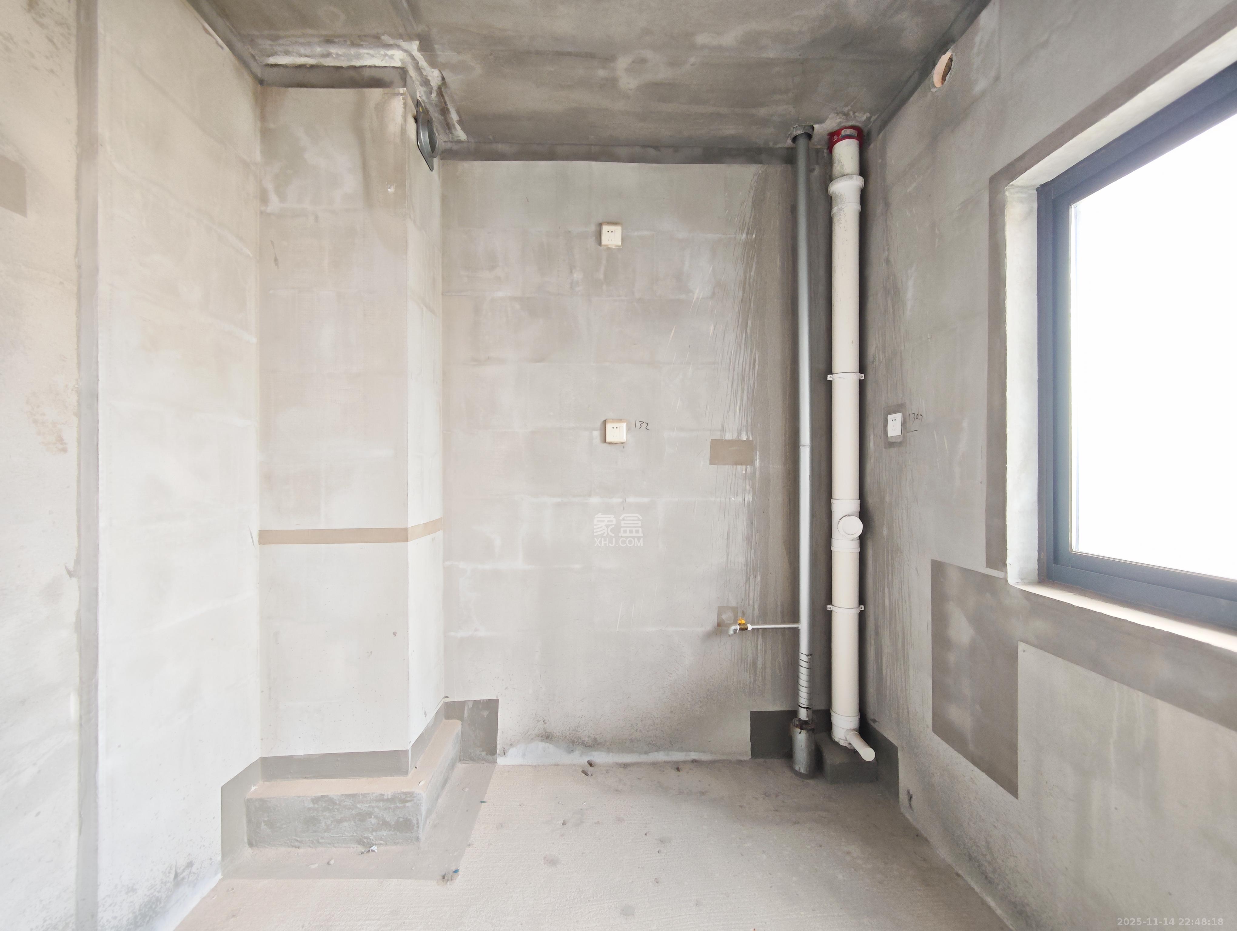 中建嘉和城  3室2厅2卫    90.0万其他