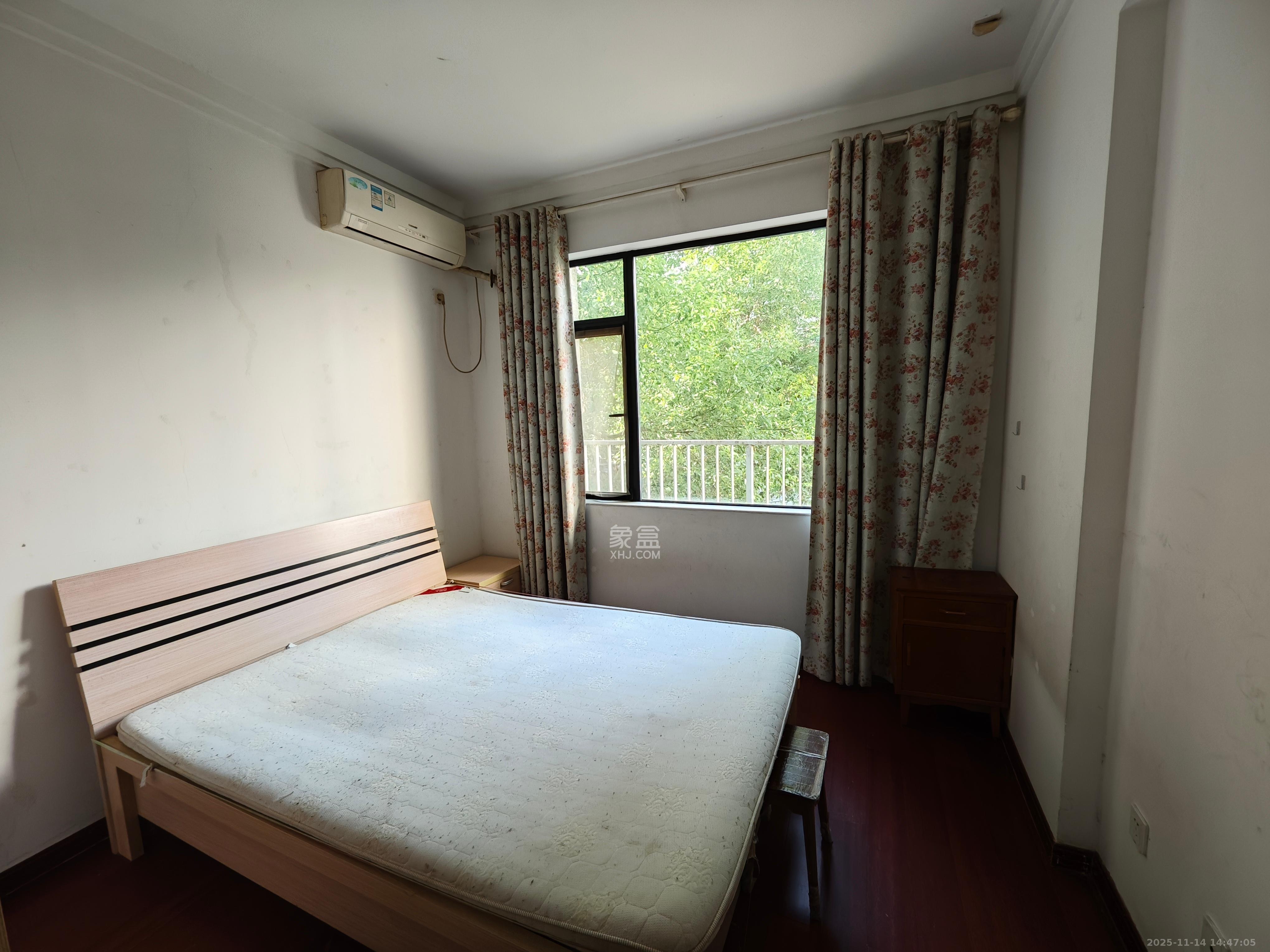 阳光100三期  2室1厅1卫    2100.0元/月室内图