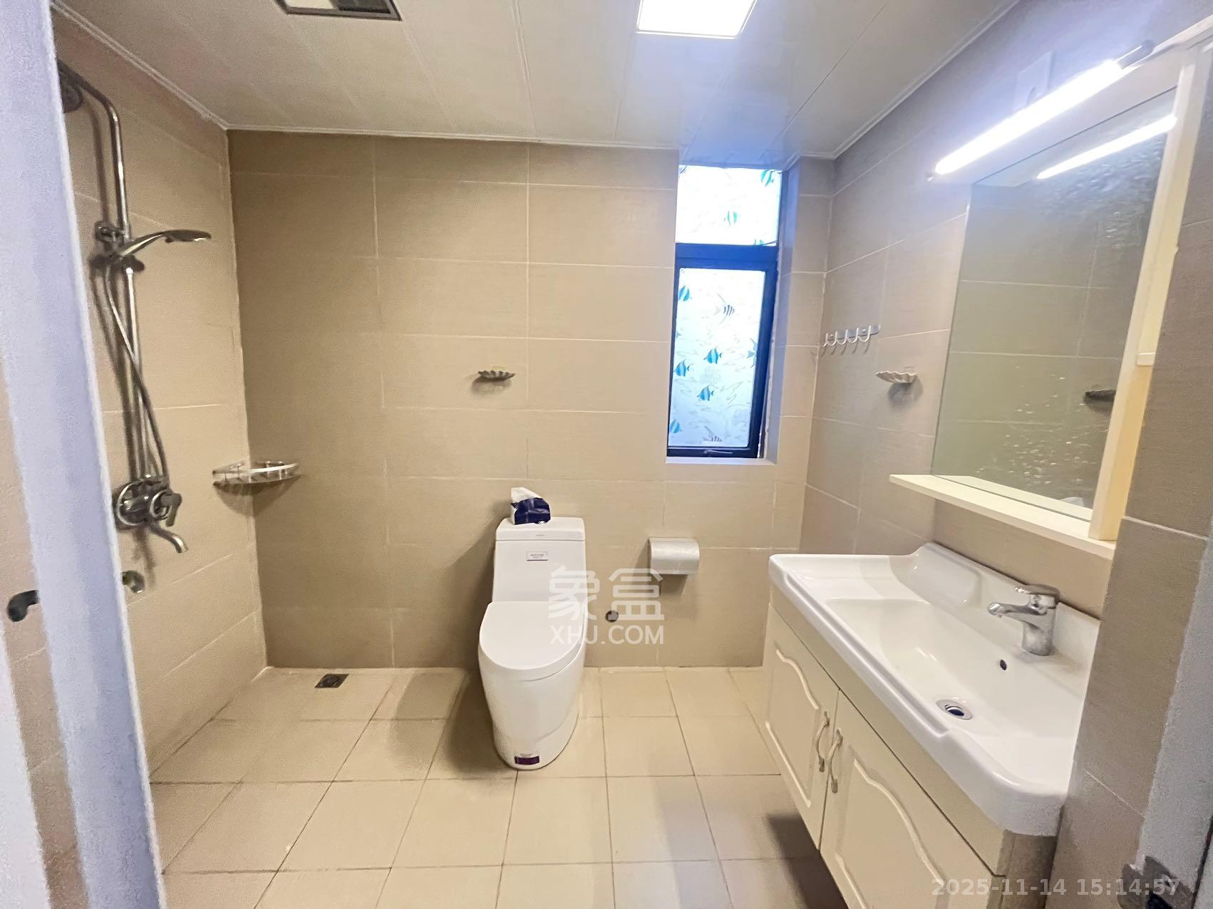 湘江世纪城贯江苑  3室2厅2卫    2200.0元/月室内图