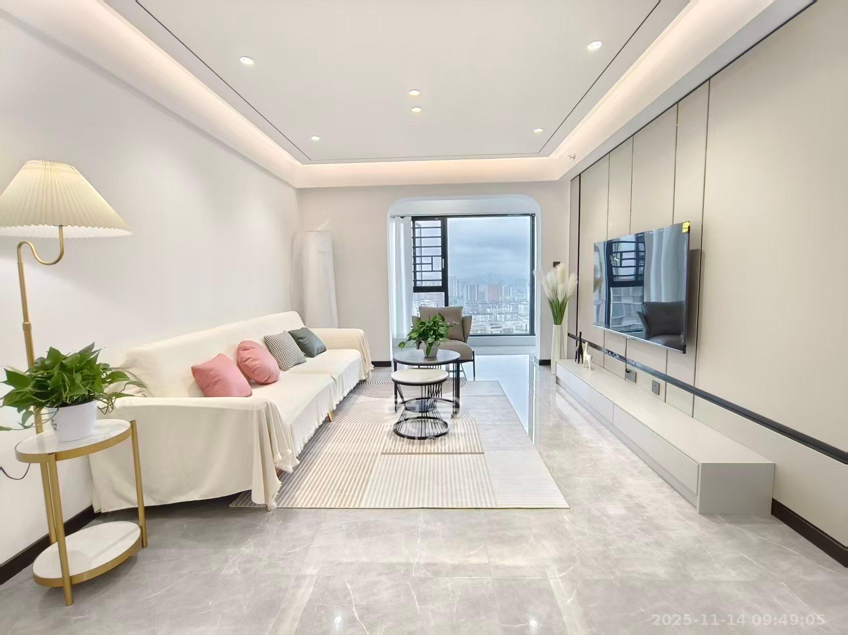 卓越中寰  3室3厅2卫    4700.0元/月