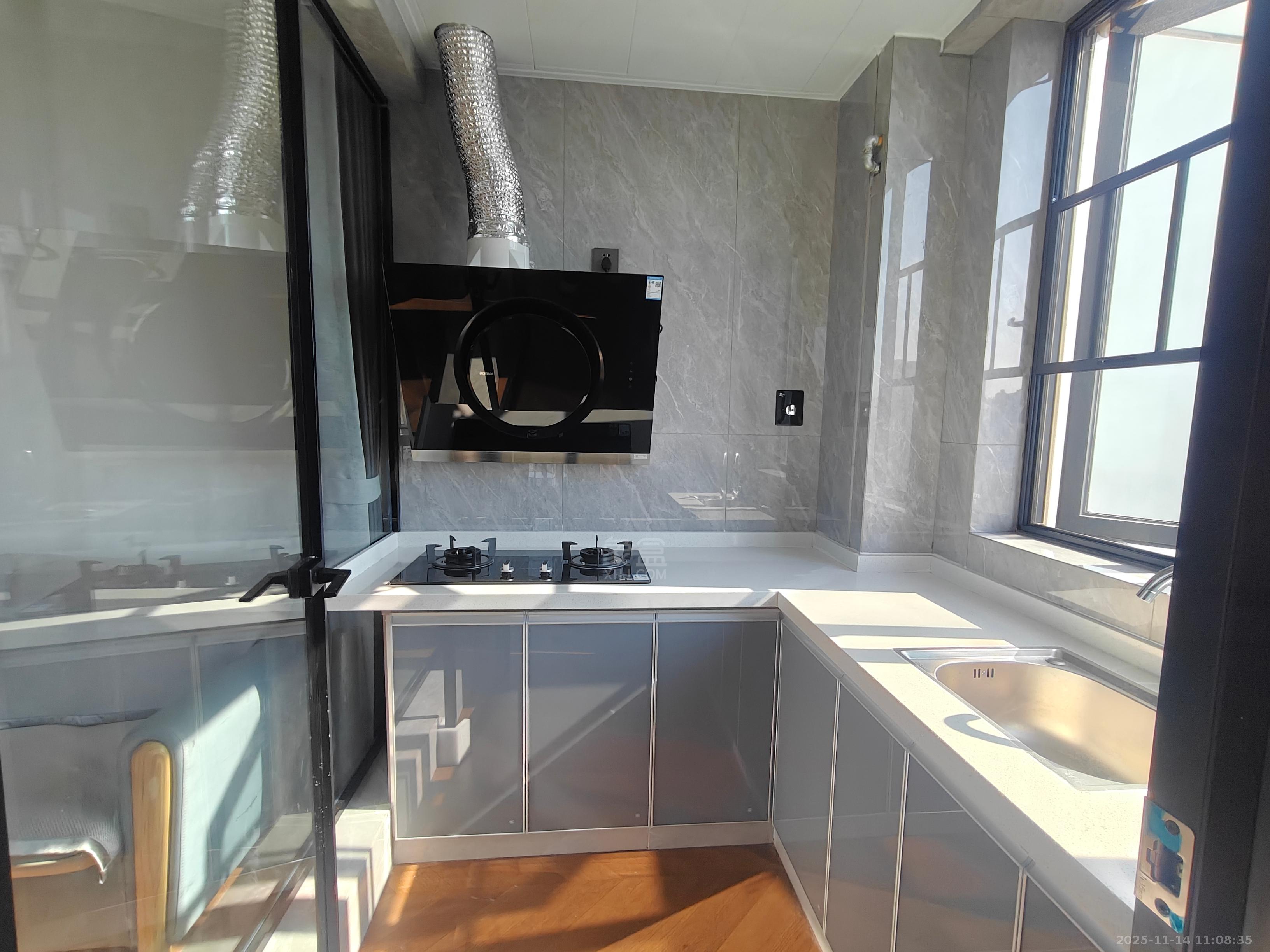 白鹤公馆  1室1厅1卫    1700.0元/月室内图