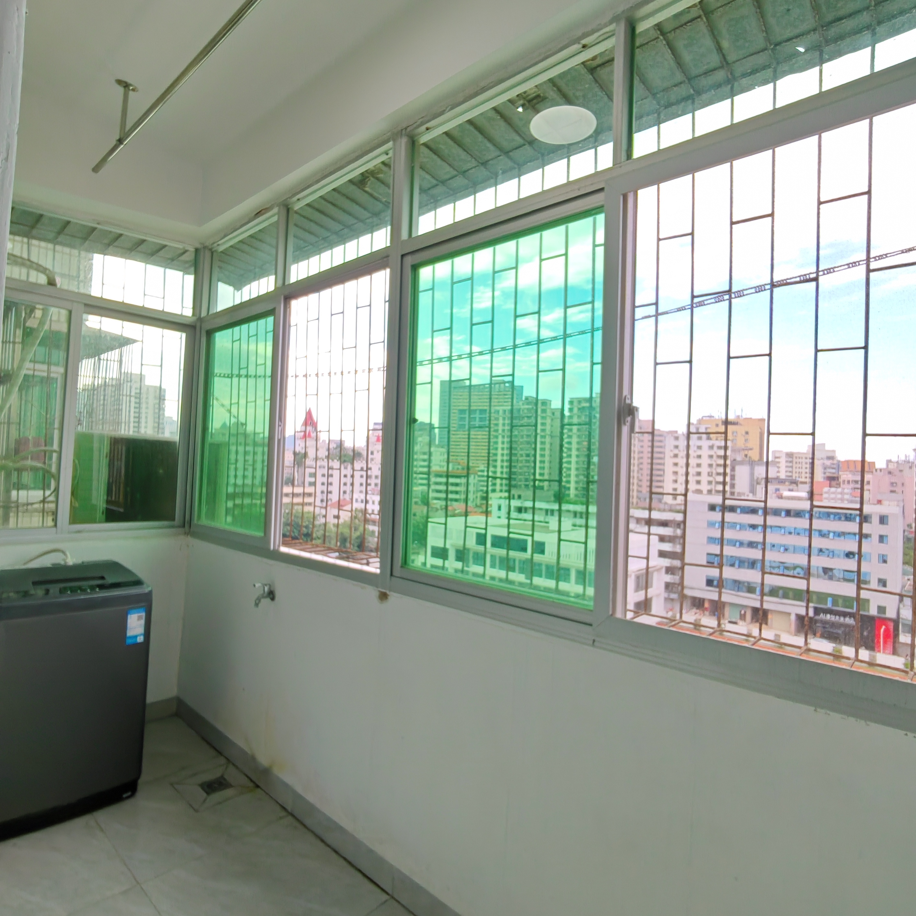 南海大厦（五指山路）  2室1厅1卫    2300.0元/月室内图