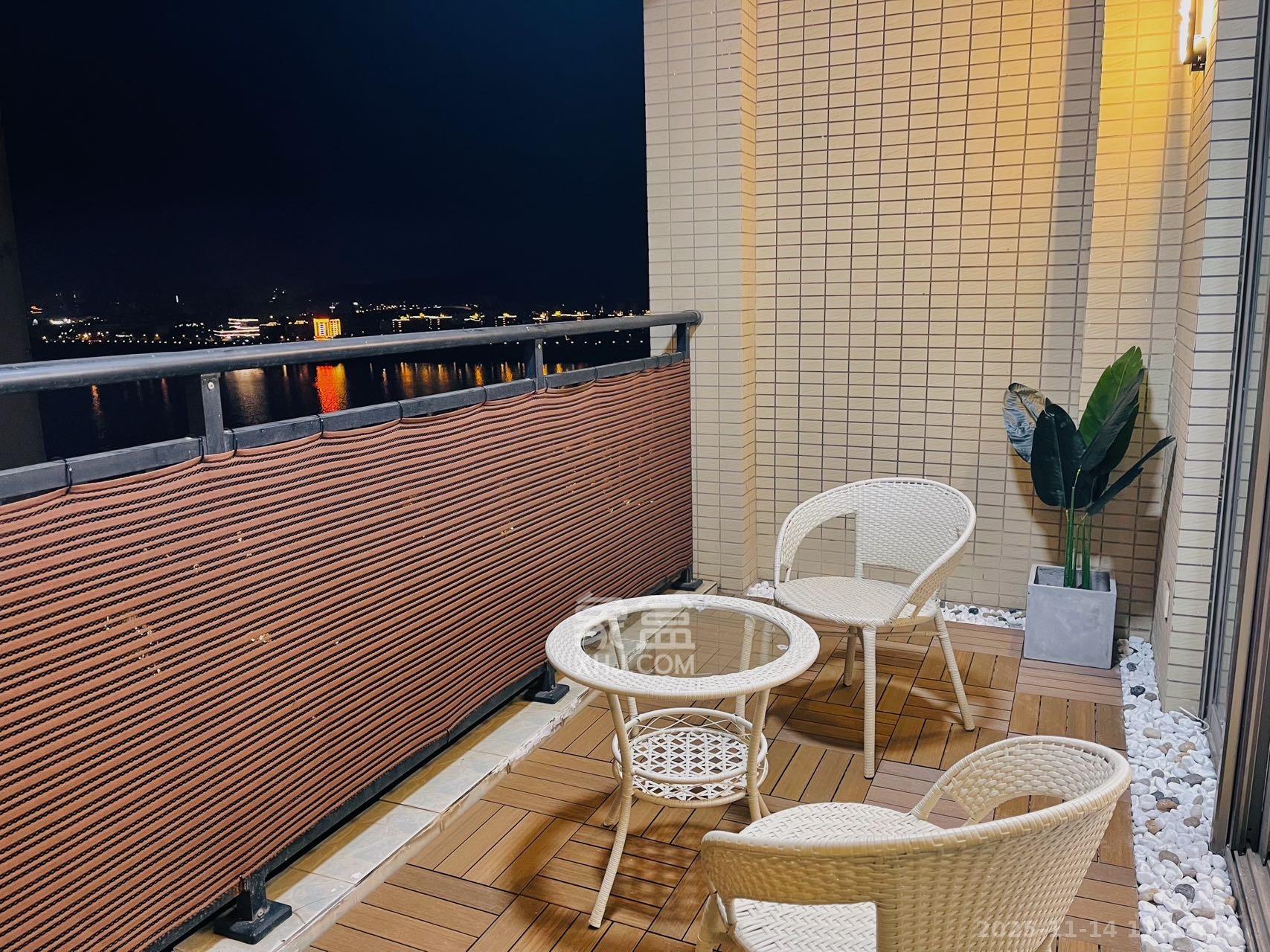 金域南外滩（望江佳园）  3室2厅2卫    4500.0元/月室内图