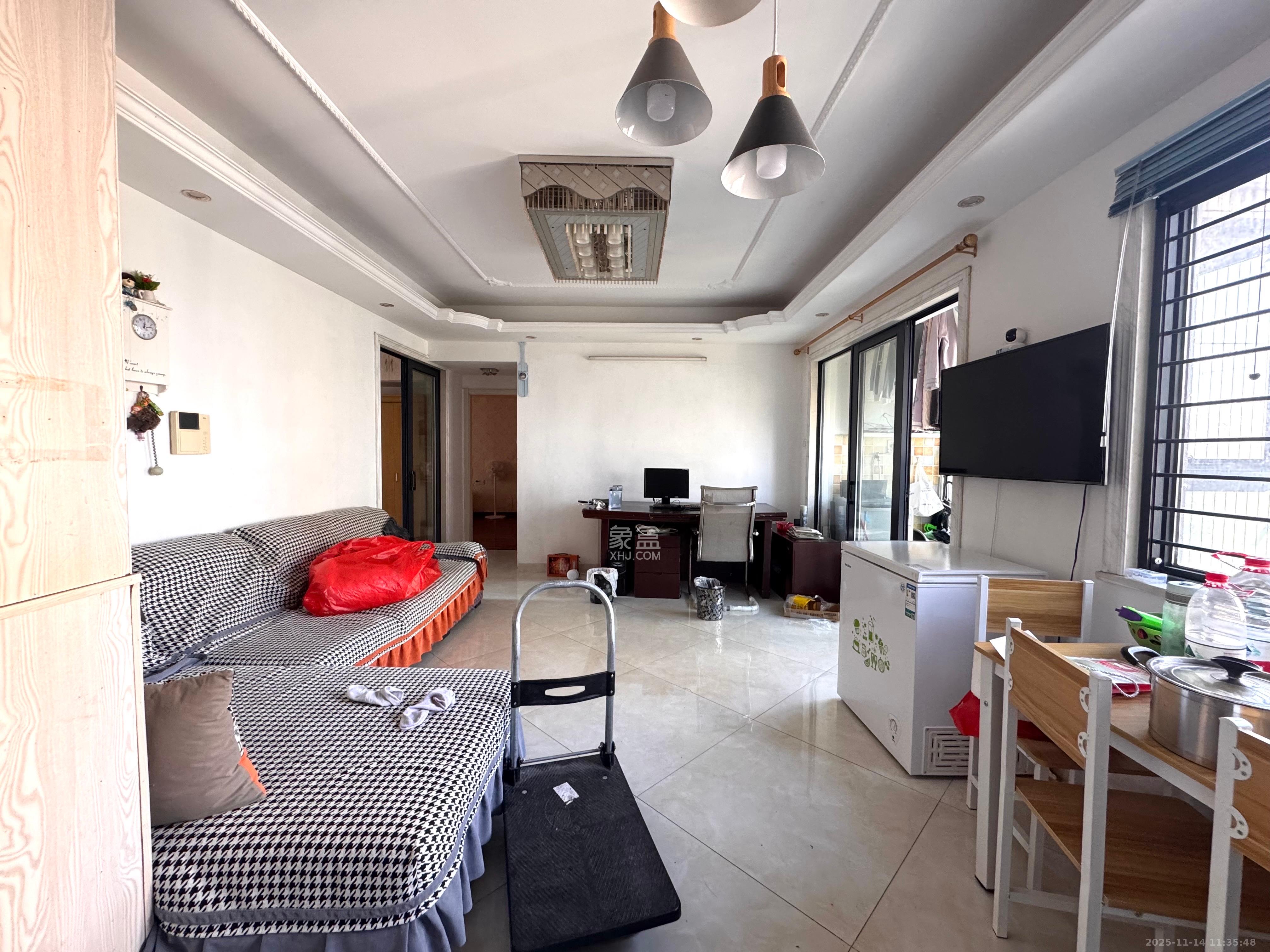 蓝山郡 3室2厅1卫 2100.0元/月 蓝山郡 3室2厅1卫 2100.0元/月室内图