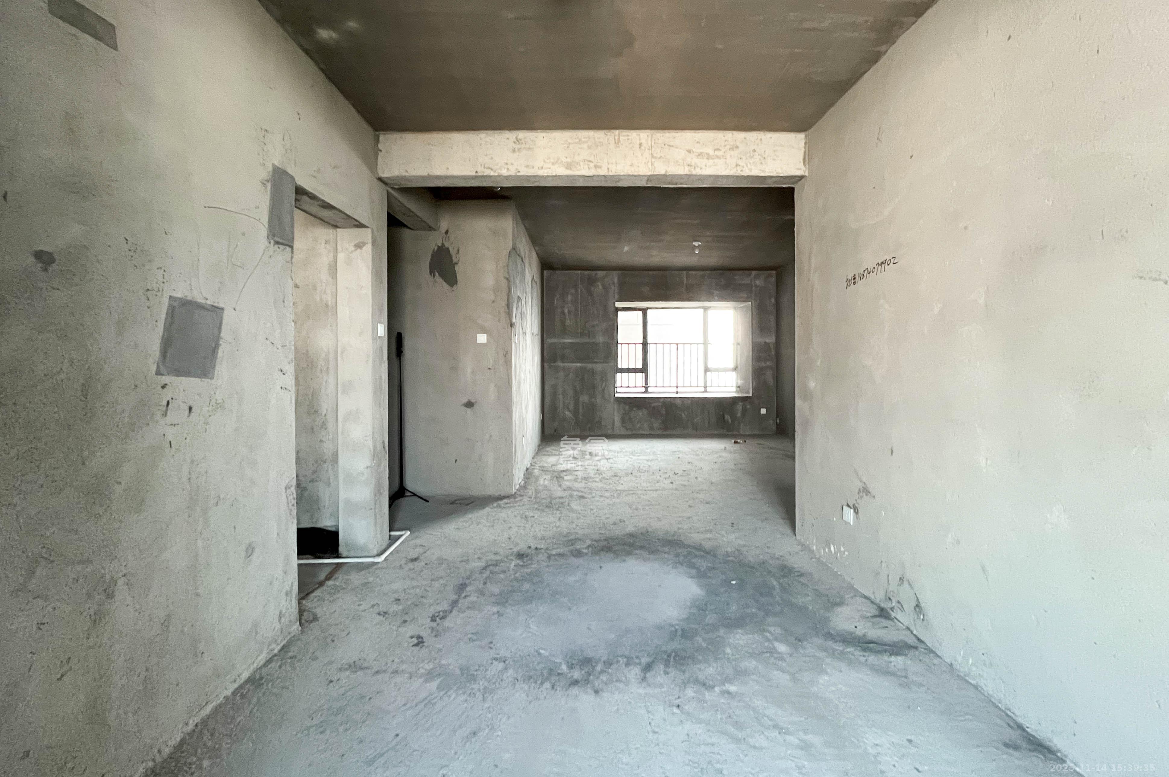 璞悦府  4室2厅2卫    146.0万其他