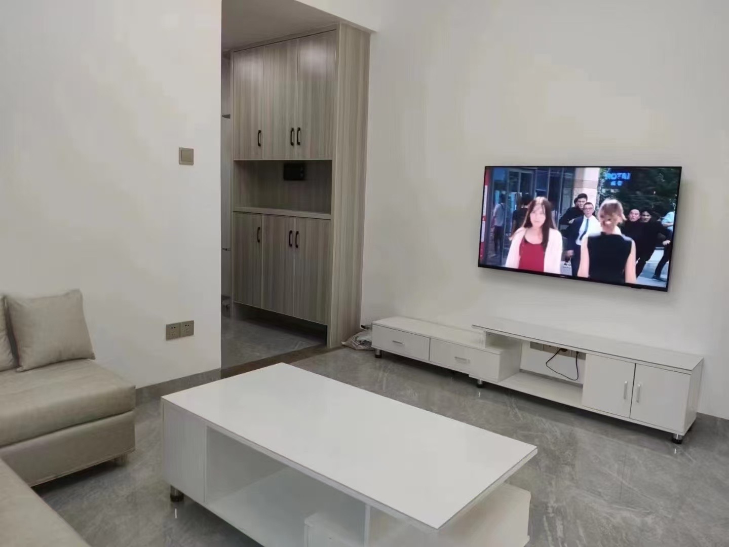 英伦首府金域豪廷 1室1厅1卫 1600.0元/月 英伦首府金域豪廷 1室1厅1卫 1600.0元/月室内图