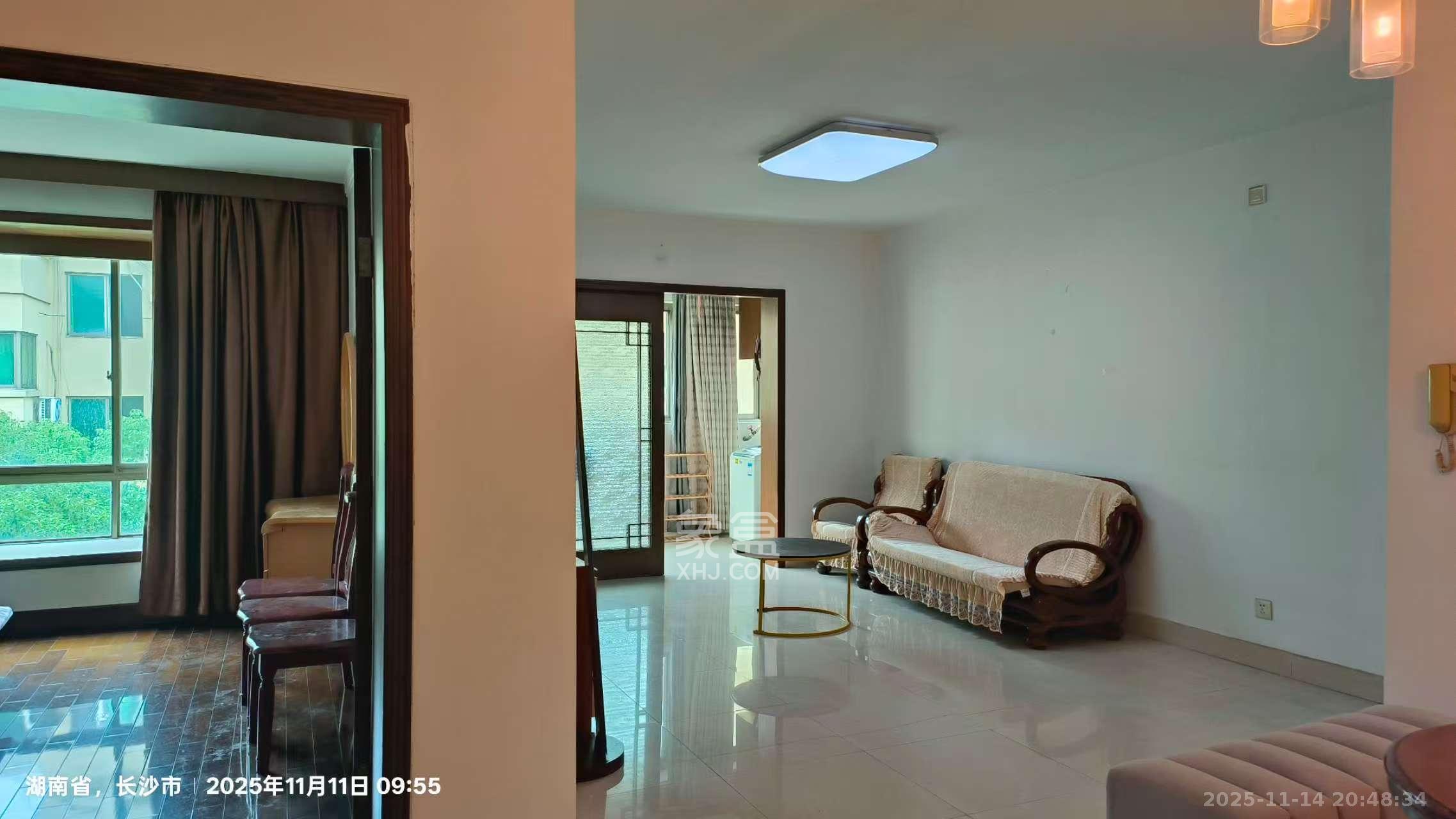 仁和家园  3室2厅1卫    1700.0元/月