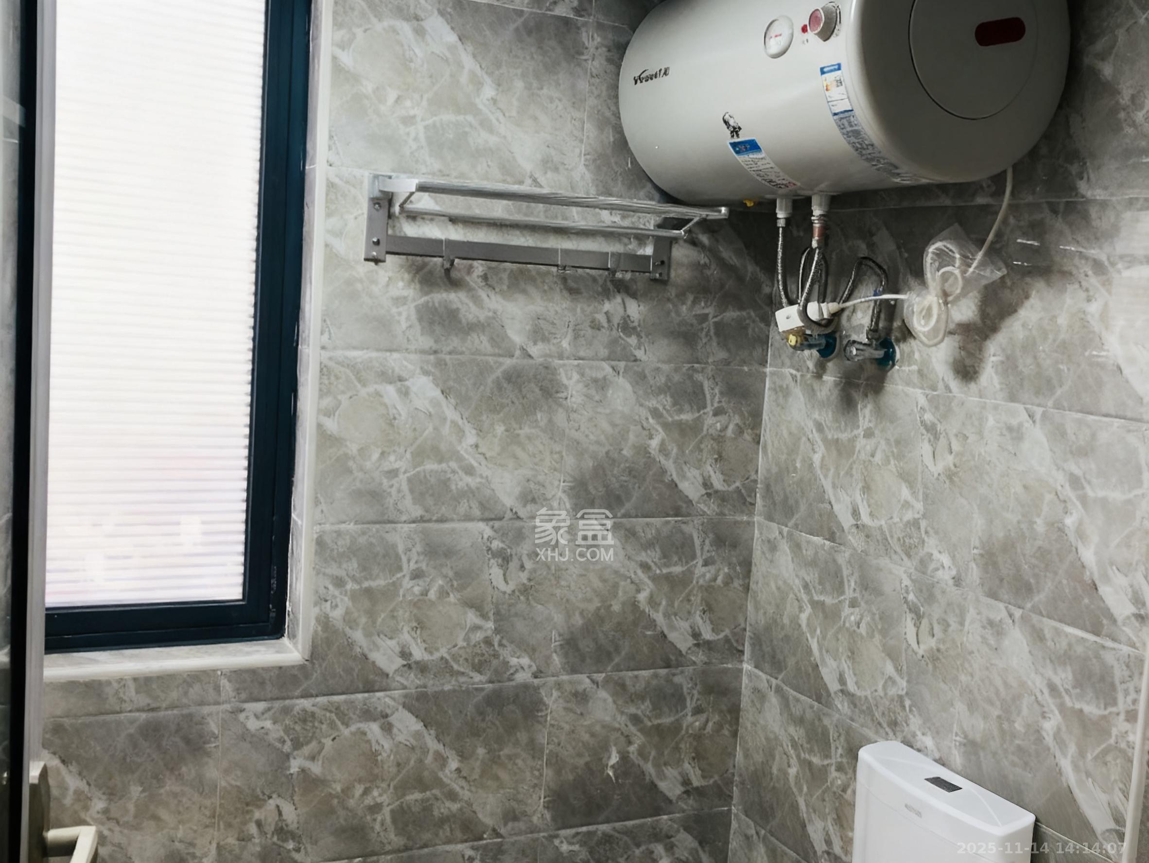 爵世名邸东湖（东湖壹号企业总部基地）  4室2厅2卫    2200.0元/月室内图