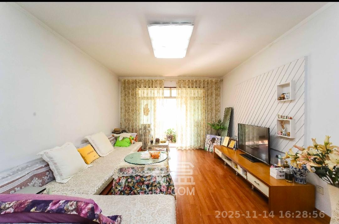 新桥小区 2室2厅1卫 2000.0元/月 新桥小区 2室2厅1卫 2000.0元/月室内图