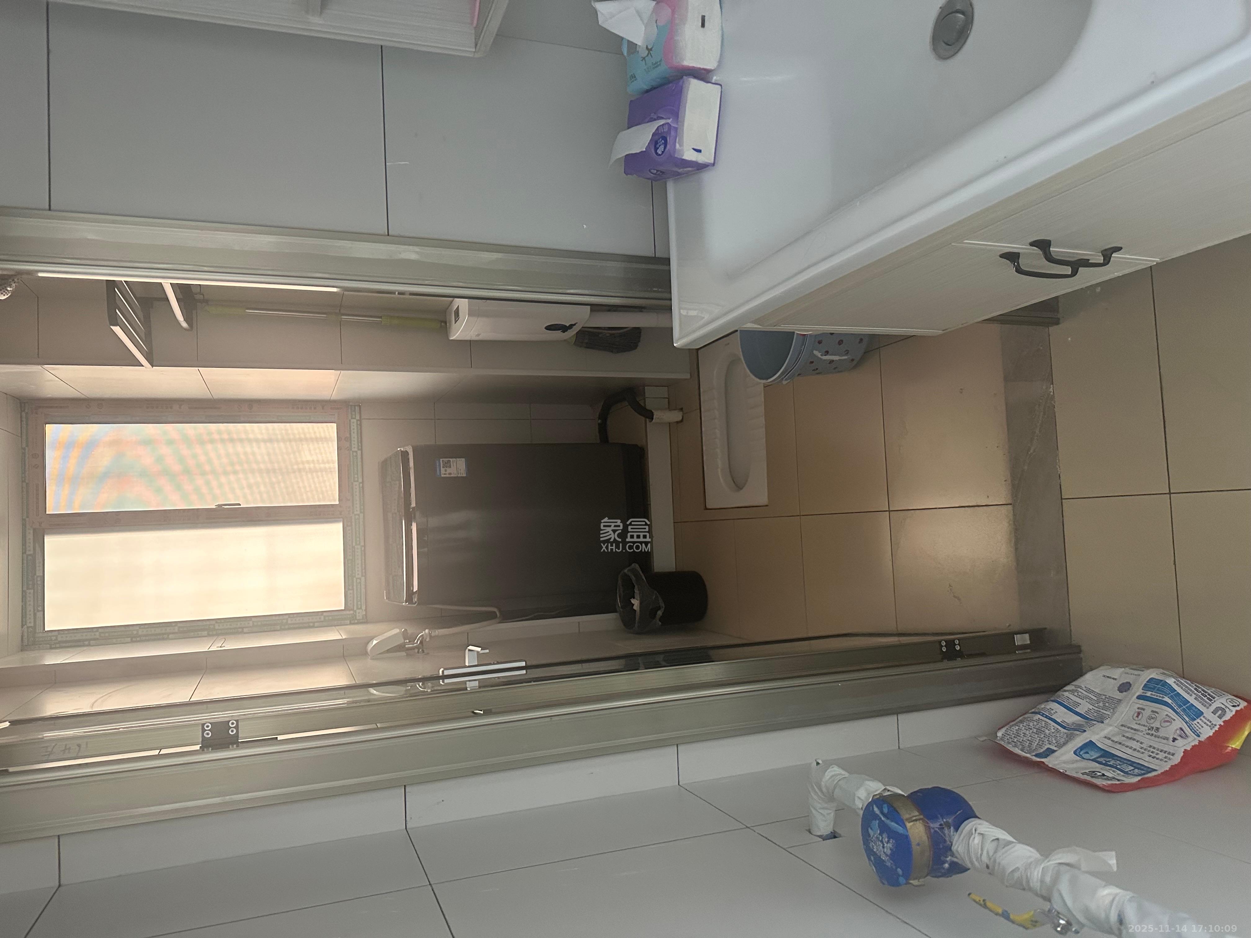 湘雅医院职工宿舍南院  4室1厅1卫    3500.0元/月室内图