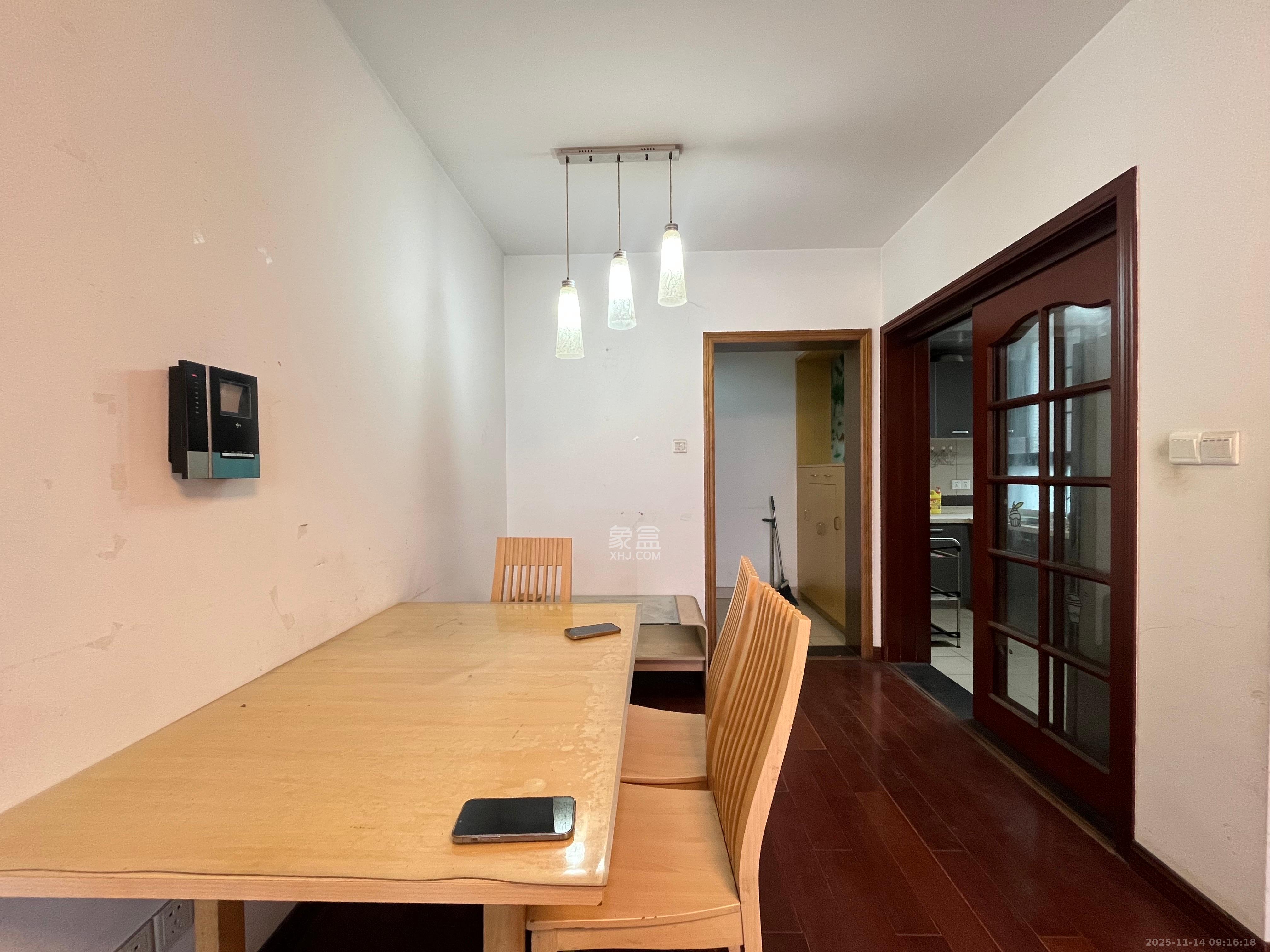 金土地第一湾 2室2厅1卫 2200.0元/月 金土地第一湾 2室2厅1卫 2200.0元/月室内图