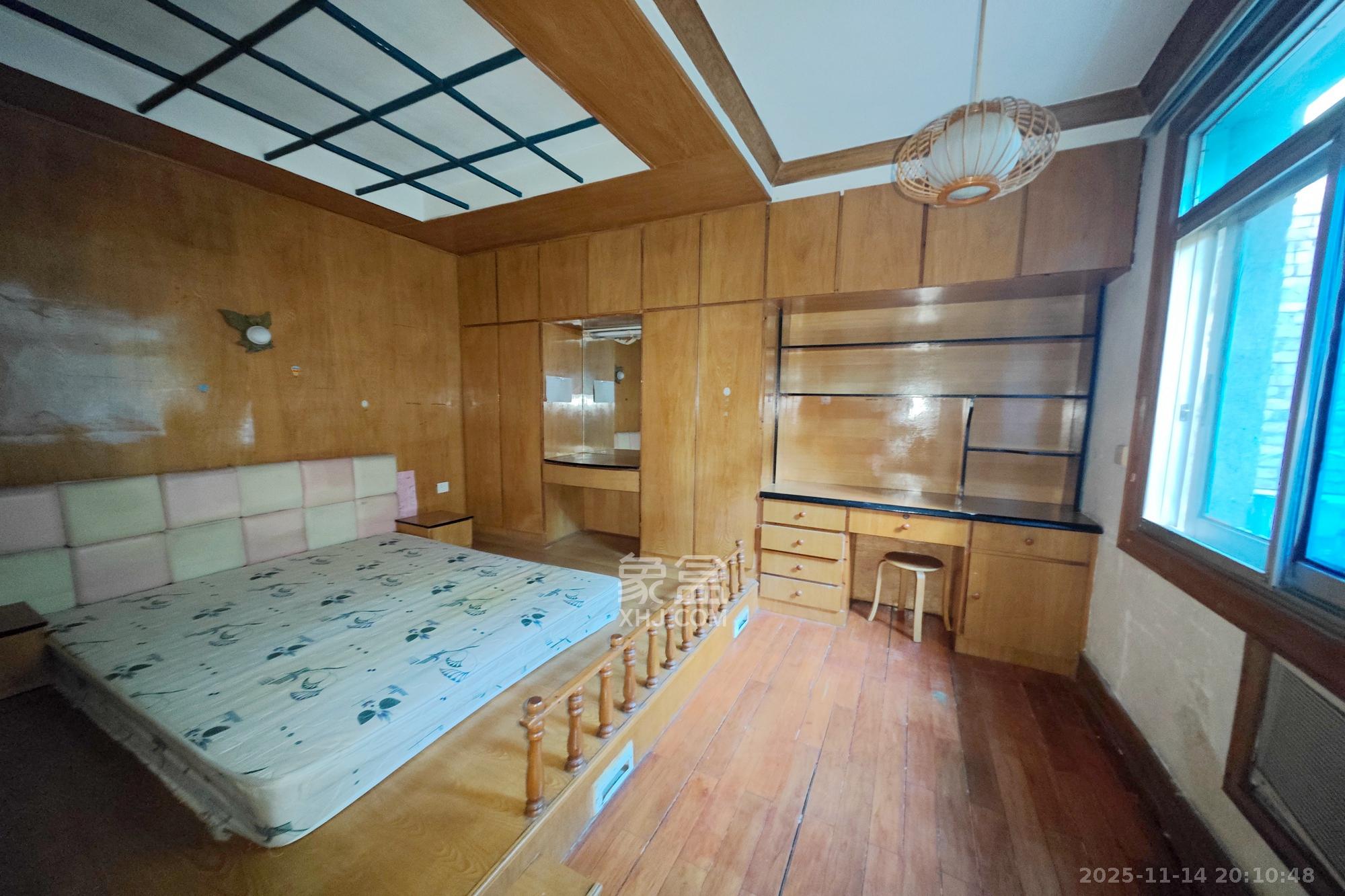 长钢宿舍小区  2室2厅1卫    32.0万卧室