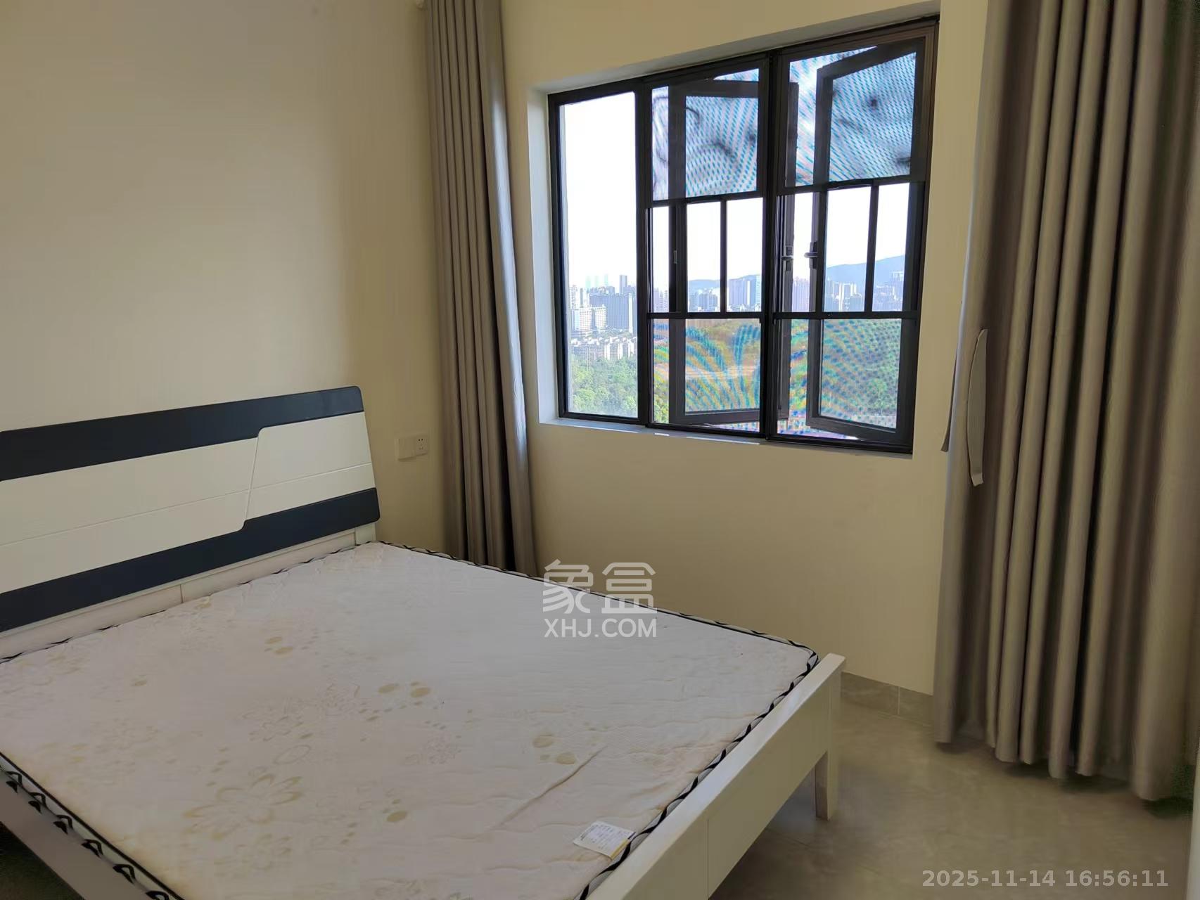 荣泰广场 3室2厅1卫 2600.0元/月 荣泰广场 3室2厅1卫 2600.0元/月室内图