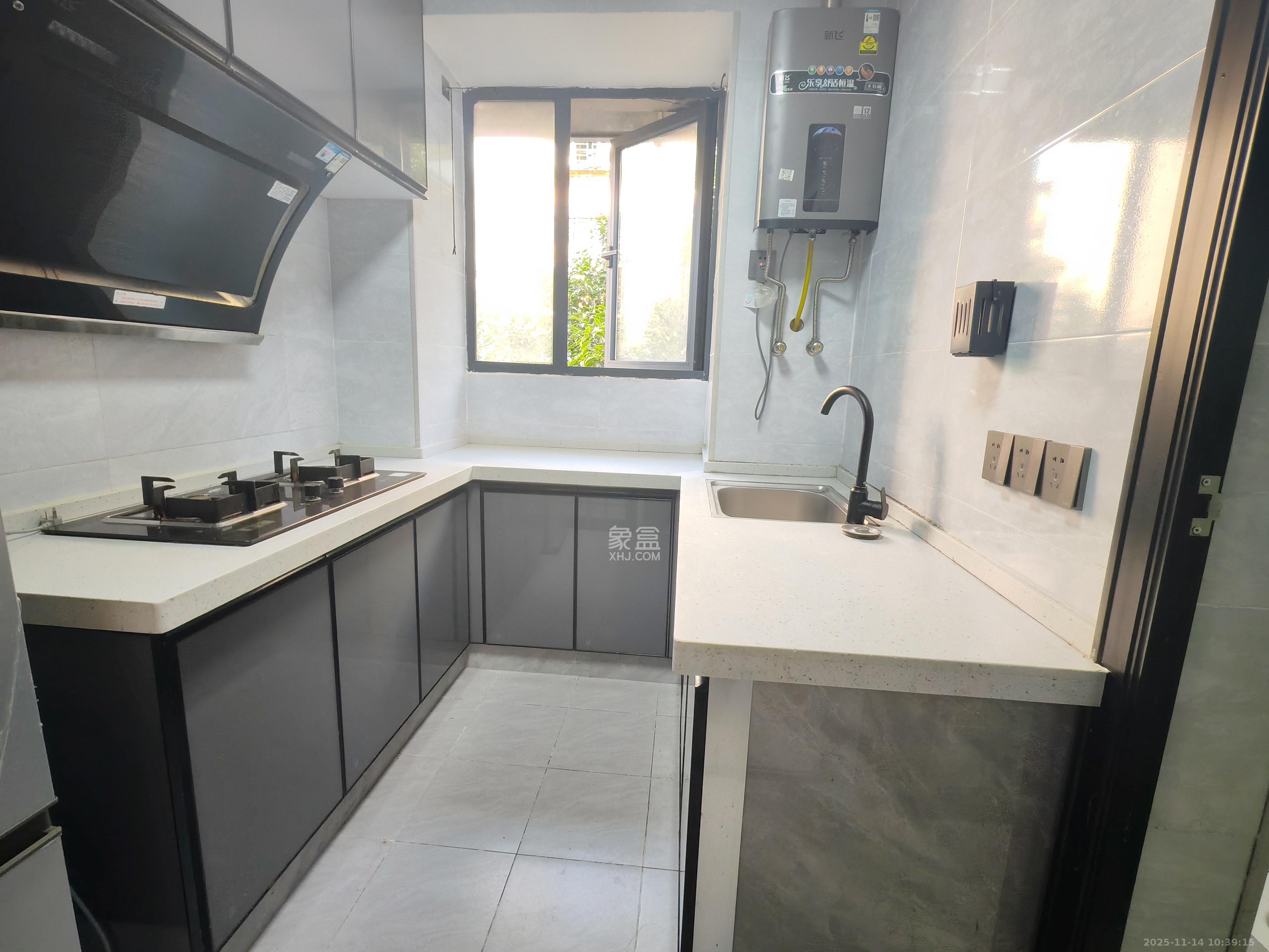 荷晏小区 3室2厅1卫 2000.0元/月 荷晏小区 3室2厅1卫 2000.0元/月室内图