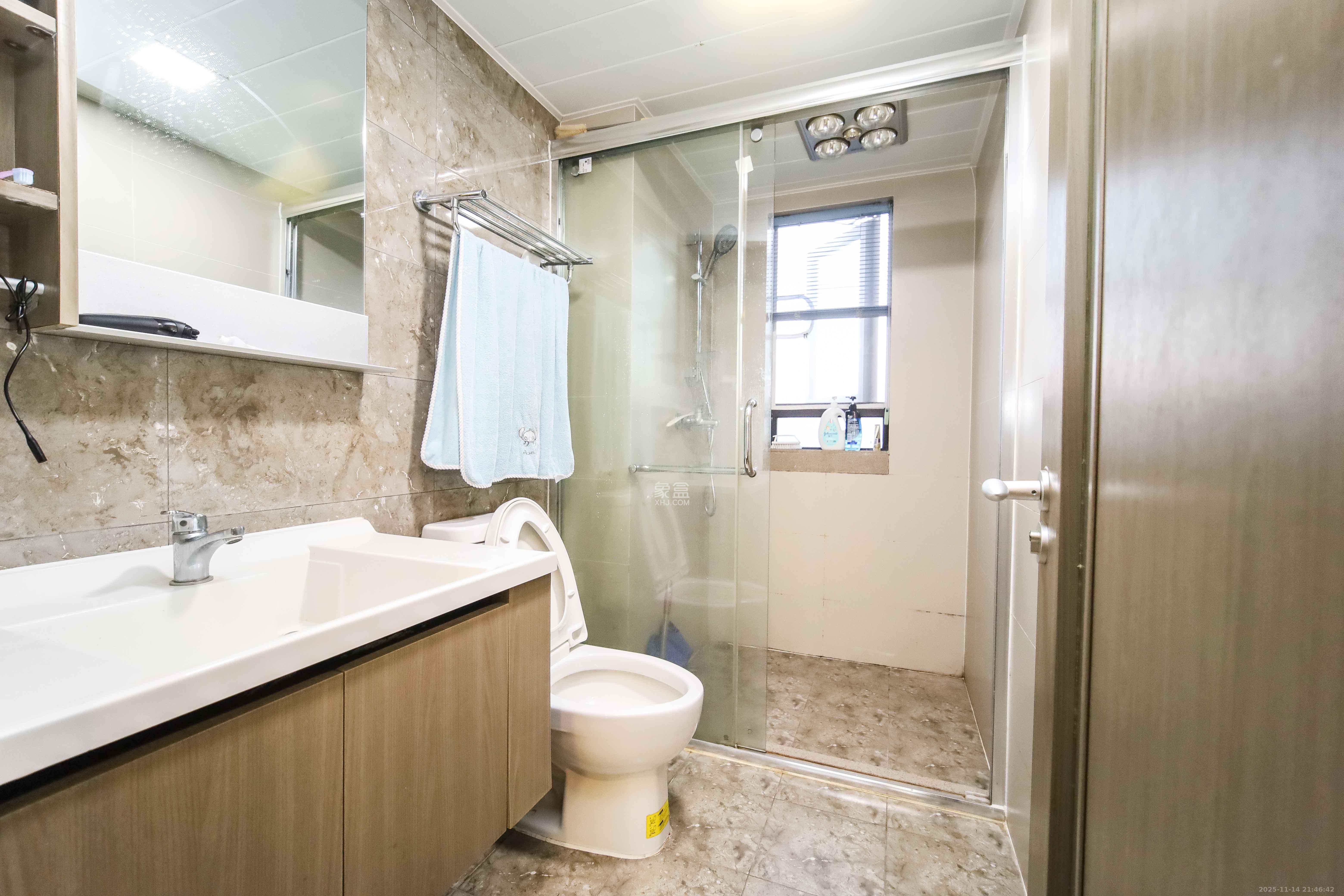 万科金域蓝湾 4室2厅2卫 185.0万 万科金域蓝湾 4室2厅2卫 185.0万卫生间