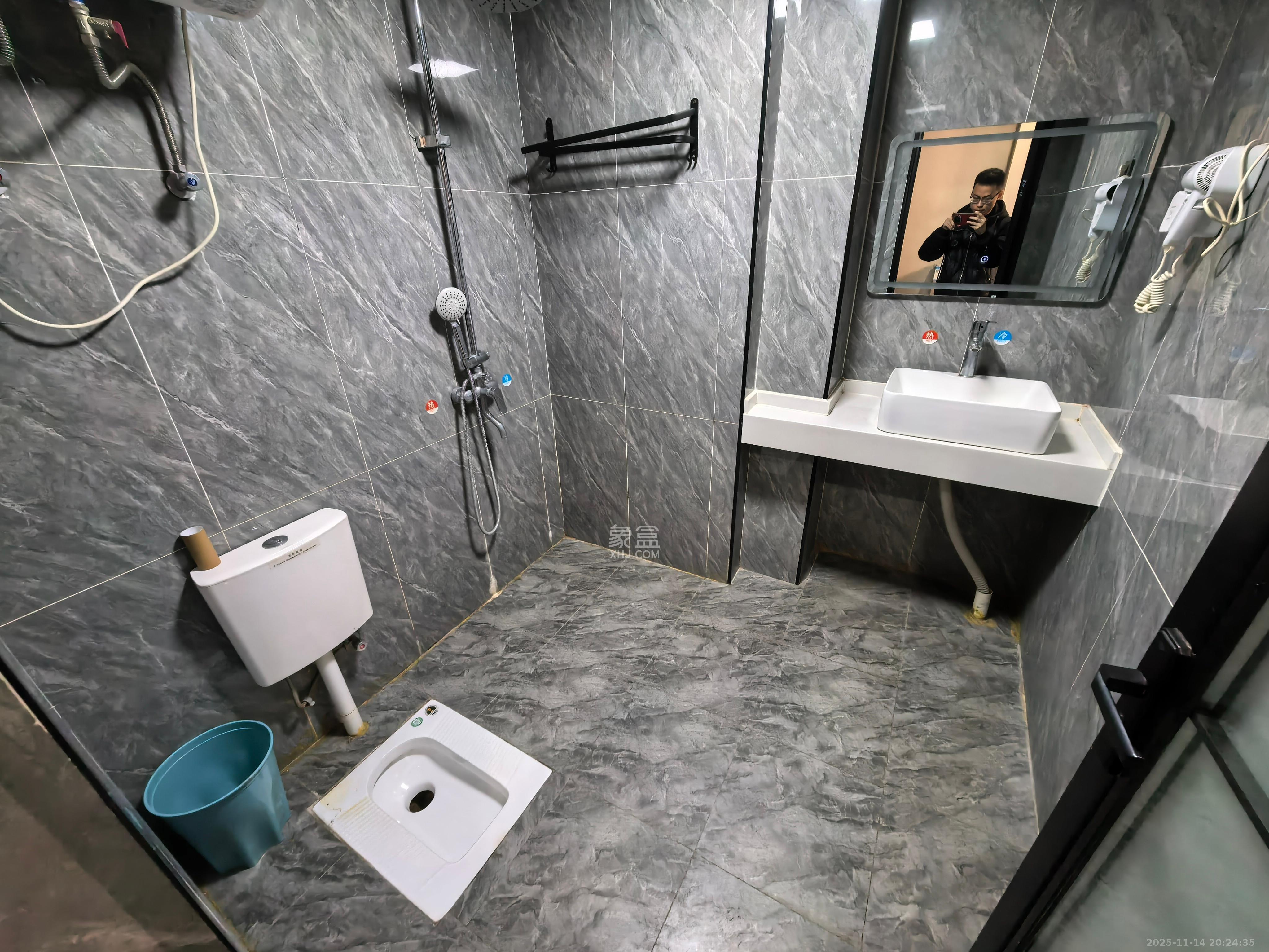 中建嘉和城  1室1厅1卫    1500.0元/月室内图