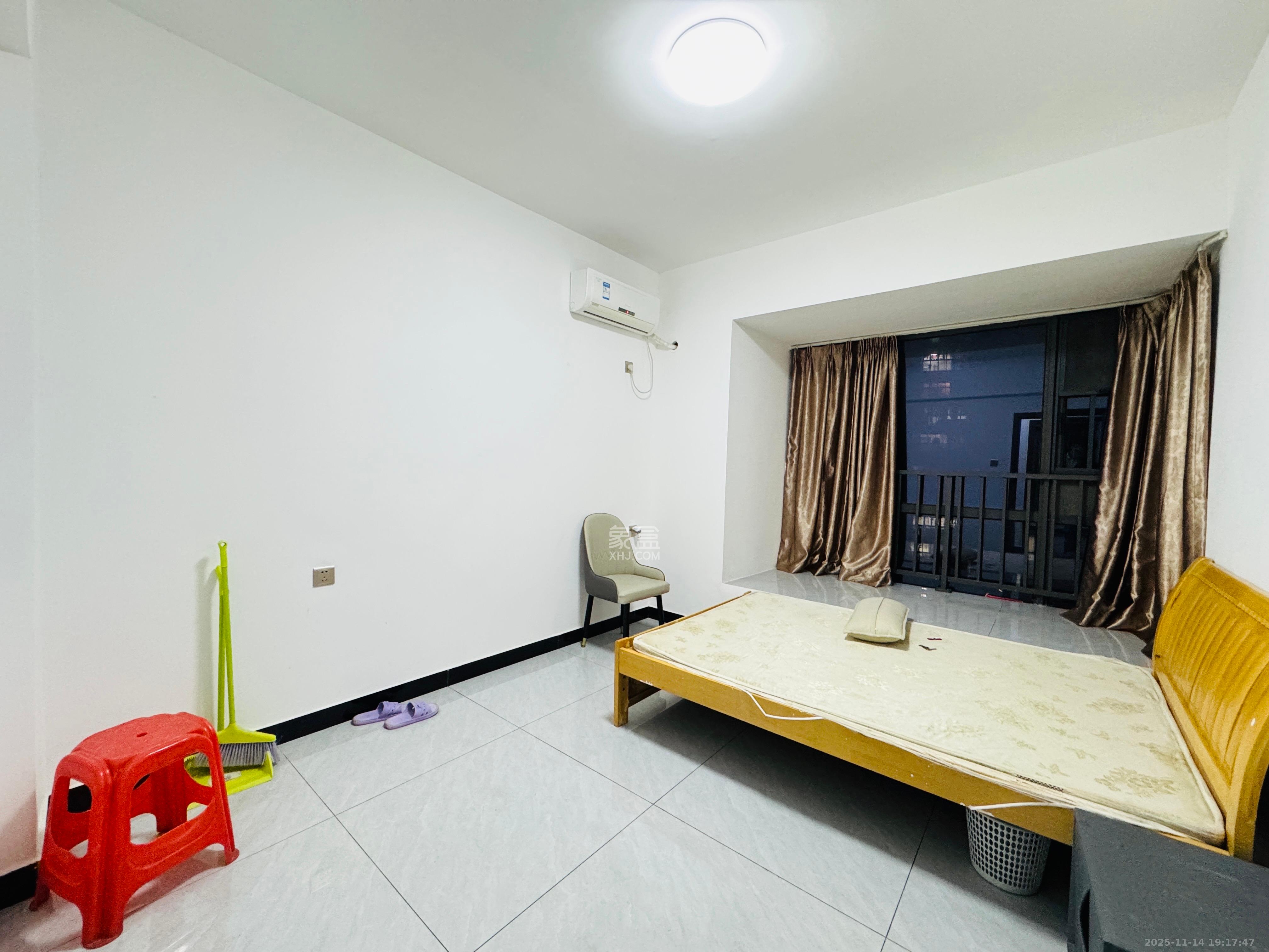 通用时代国际社区  4室2厅2卫    4800.0元/月室内图