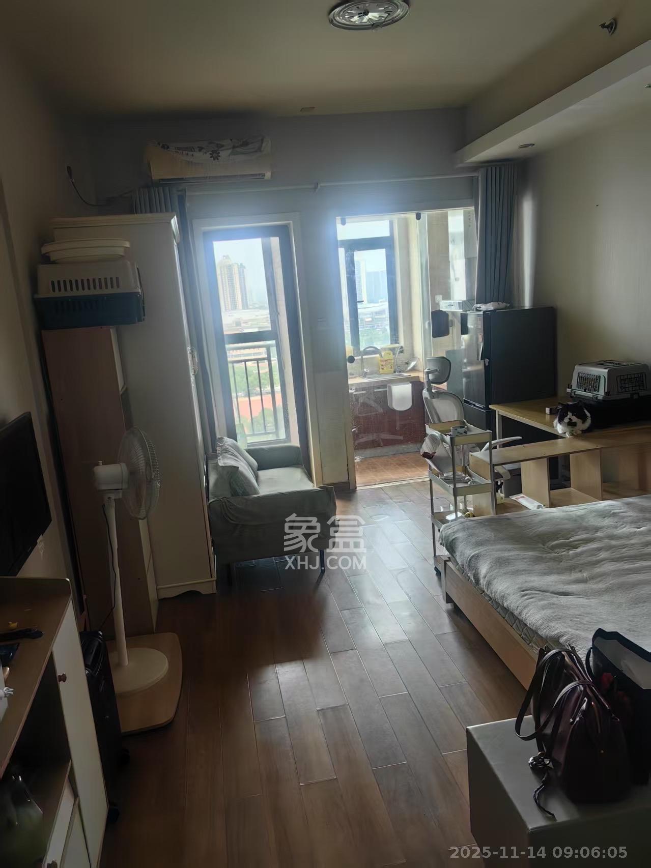 水岸世景  1室1厅1卫    1000.0元/月