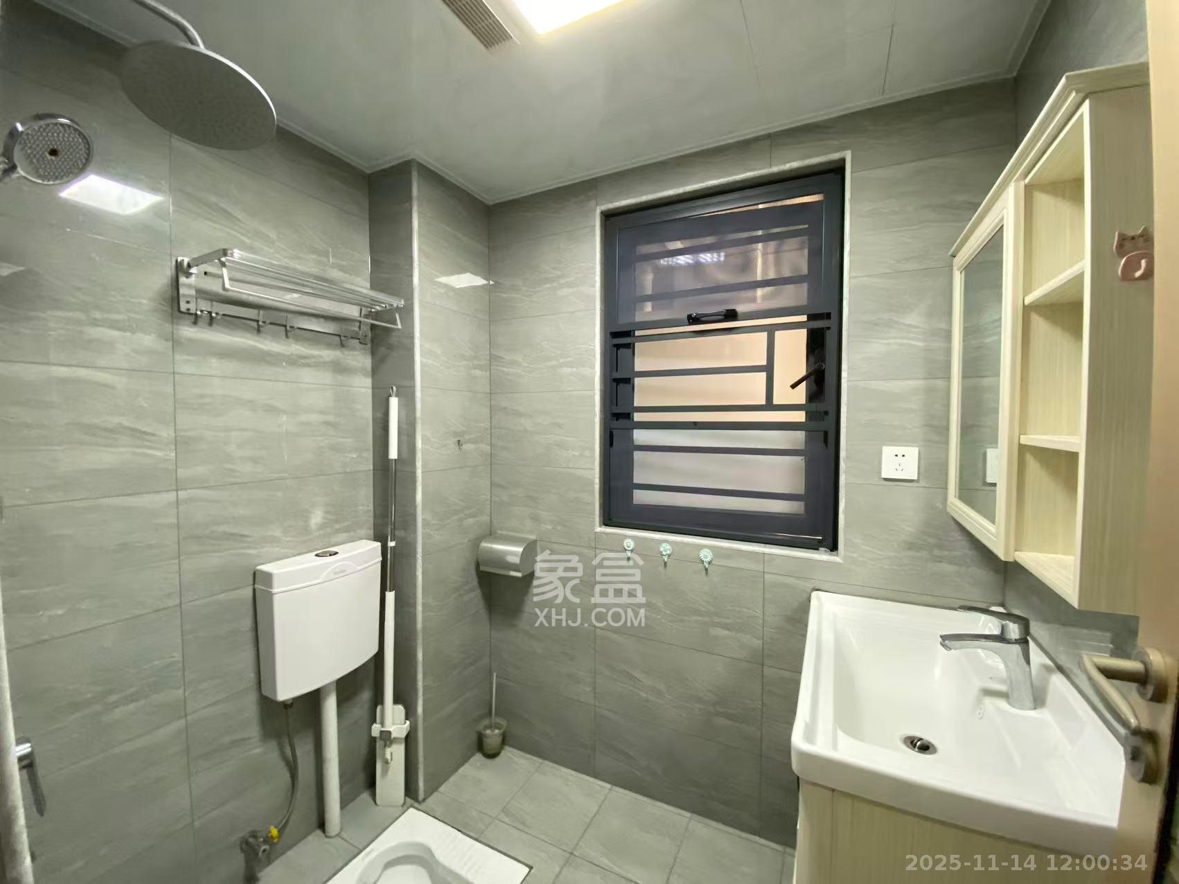 长房东旭国际  3室2厅2卫    3500.0元/月室内图