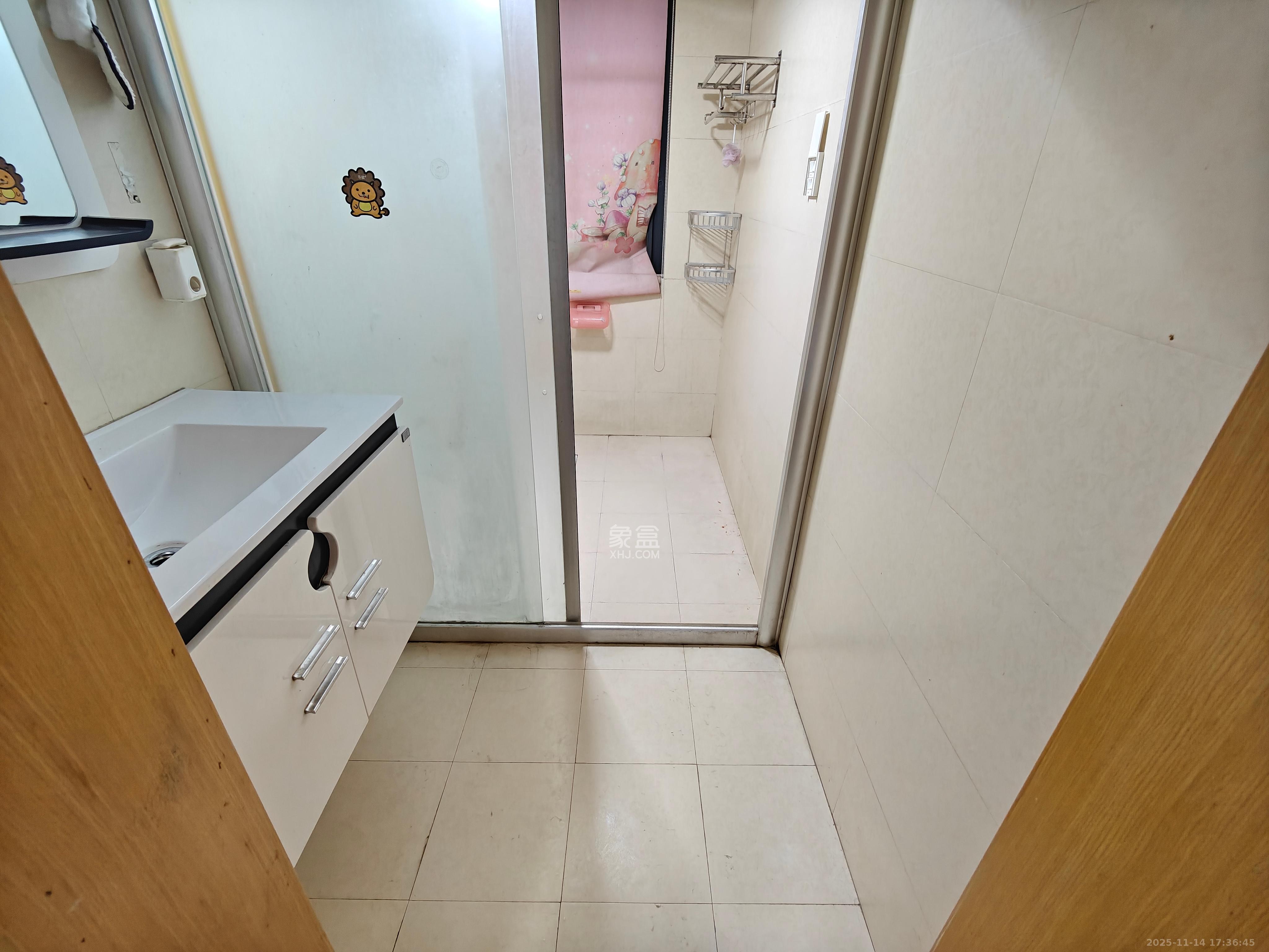 西子湖畔沃府  3室2厅2卫    3000.0元/月室内图