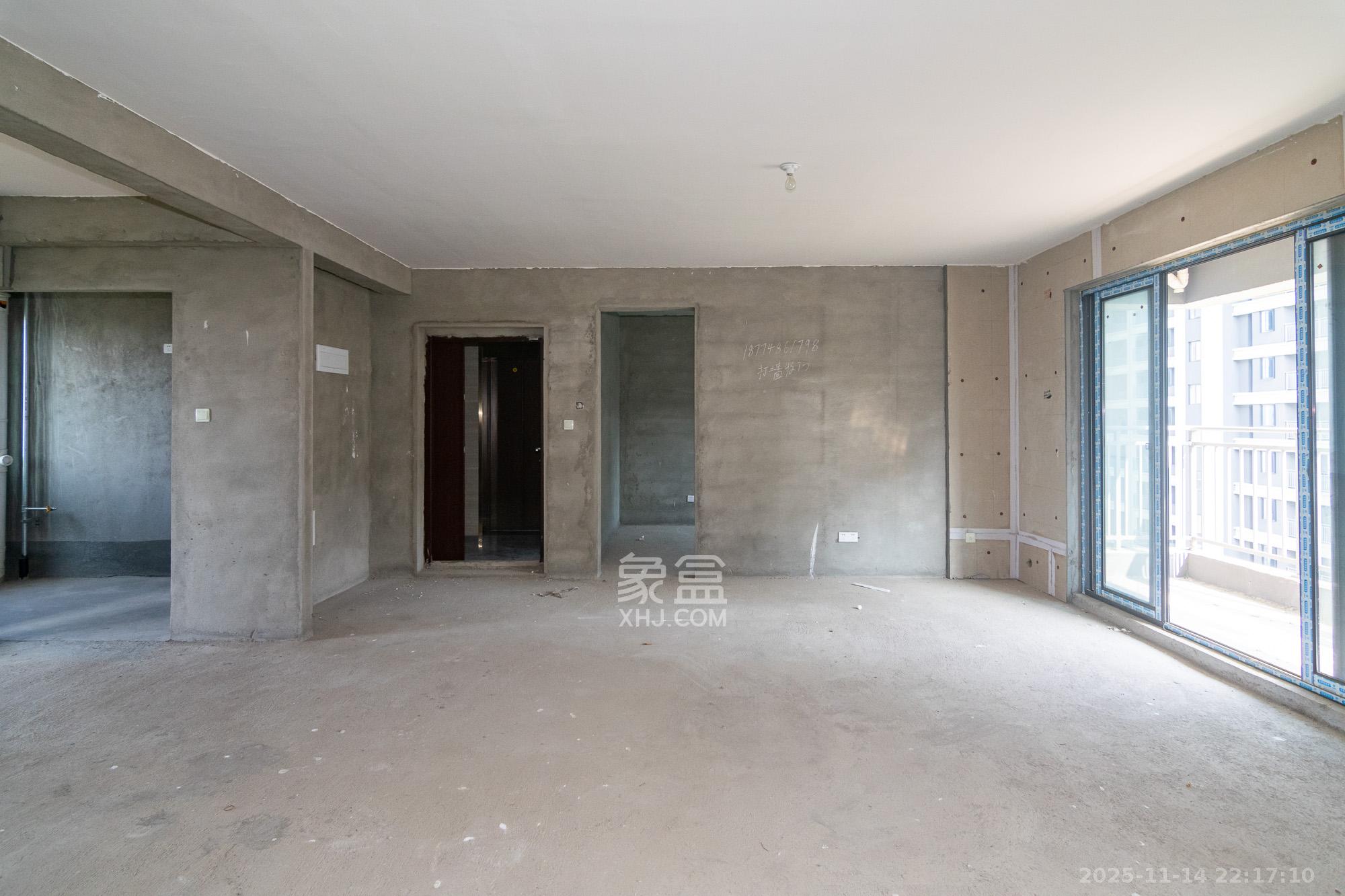 澳海云湘赋  3室2厅2卫    68.8万客厅