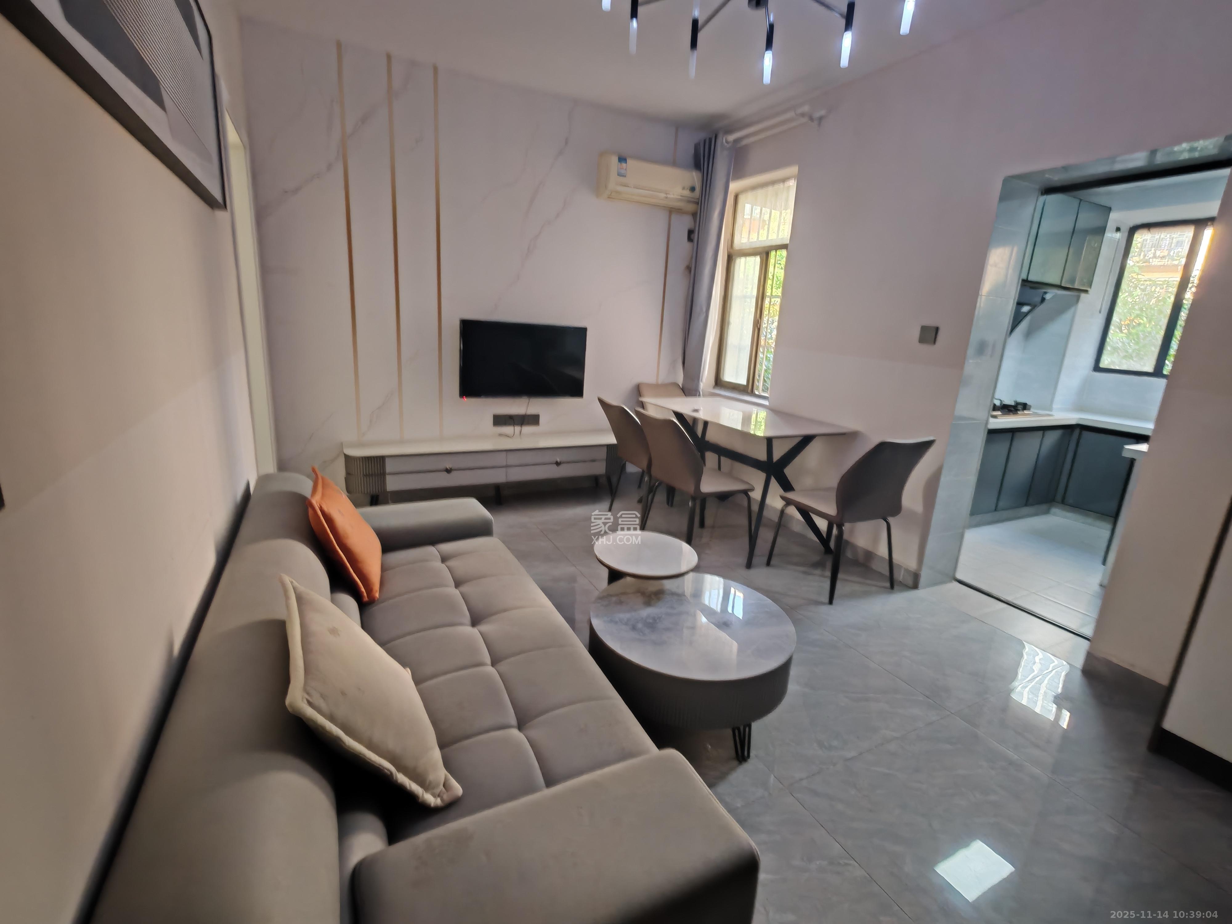 荷晏小区 3室2厅1卫 2000.0元/月 荷晏小区 3室2厅1卫 2000.0元/月室内图