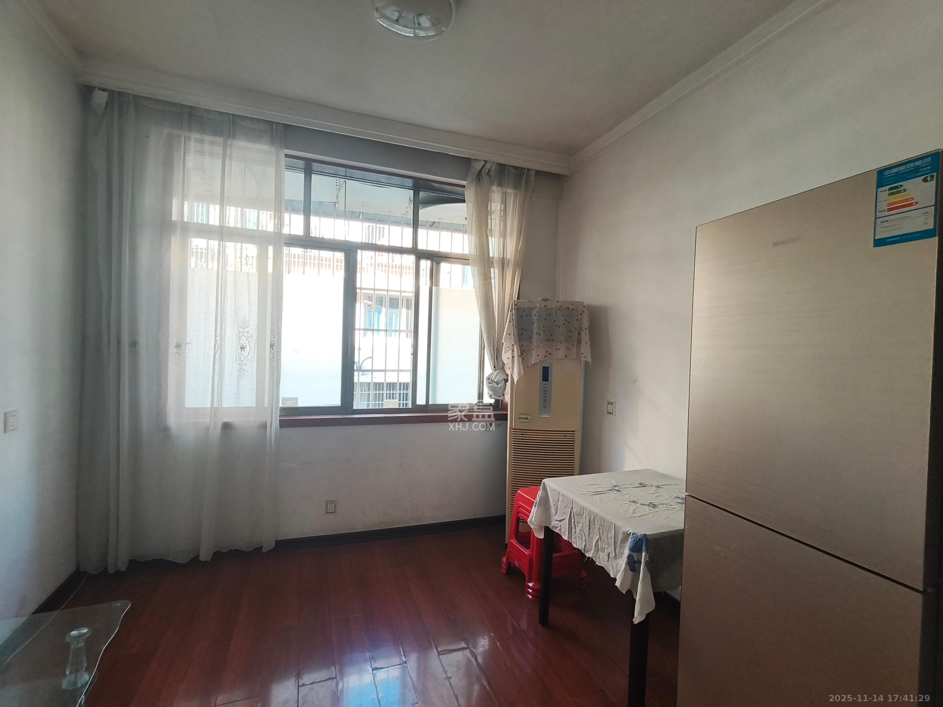 湘仪家园 4室2厅2卫 1900.0元/月 湘仪家园 4室2厅2卫 1900.0元/月室内图