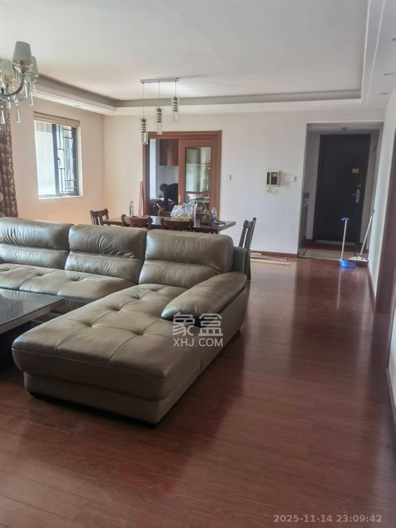 万科金域华府一期  3室2厅2卫    3300.0元/月室内图