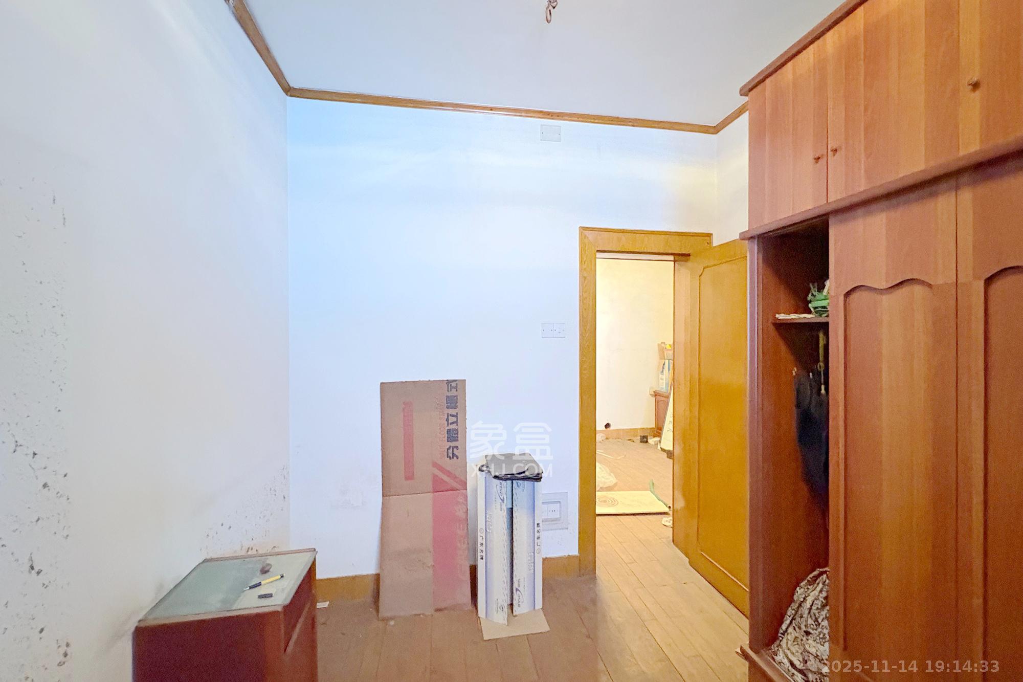 省建苑小区 3室2厅1卫 66.0万 省建苑小区 3室2厅1卫 66.0万卧室