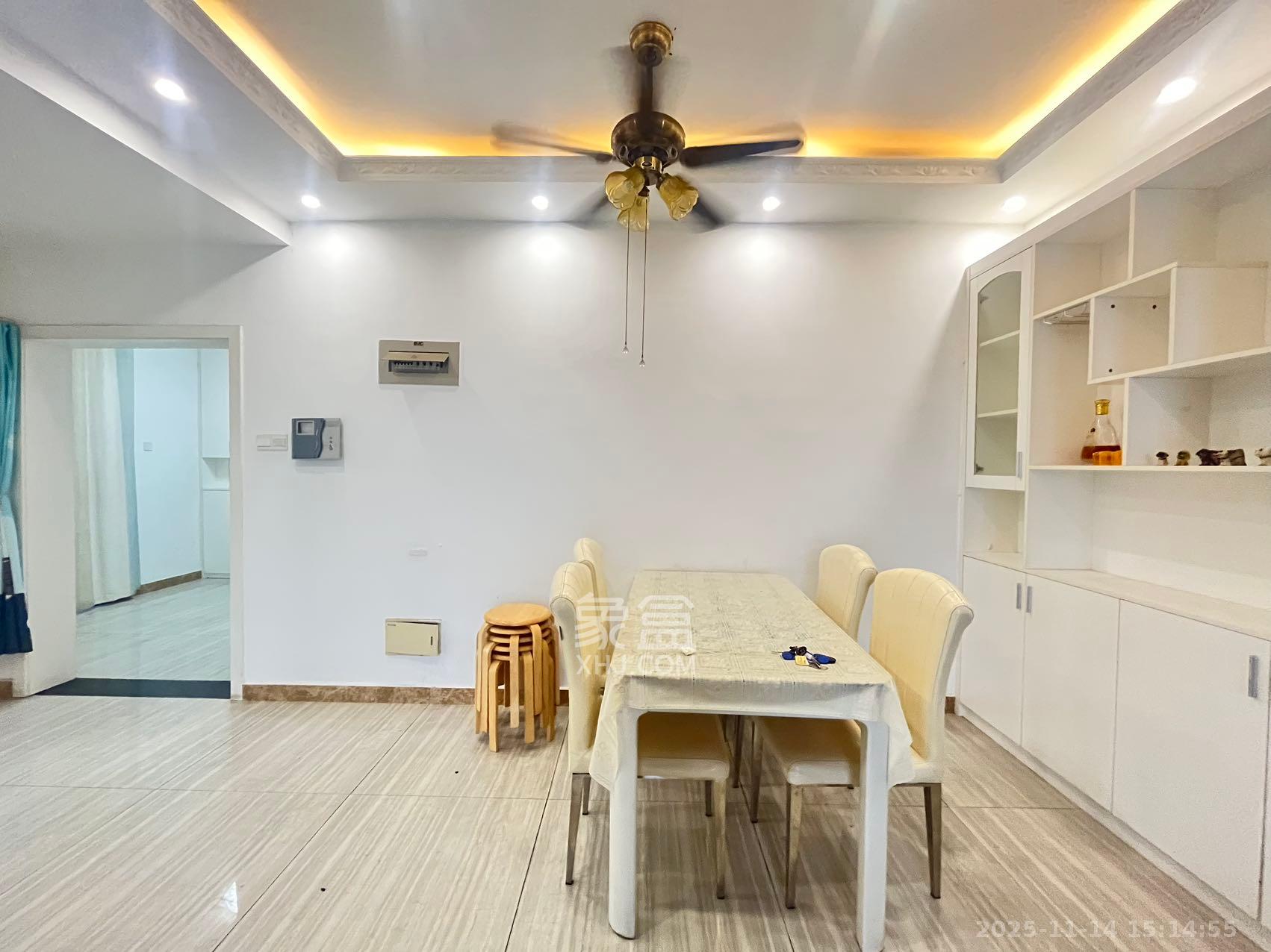 湘江世纪城贯江苑  3室2厅2卫    2200.0元/月室内图