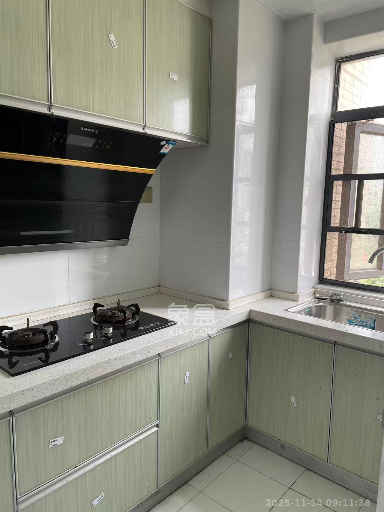 西子湖畔沃府  3室2厅1卫    2400.0元/月室内图