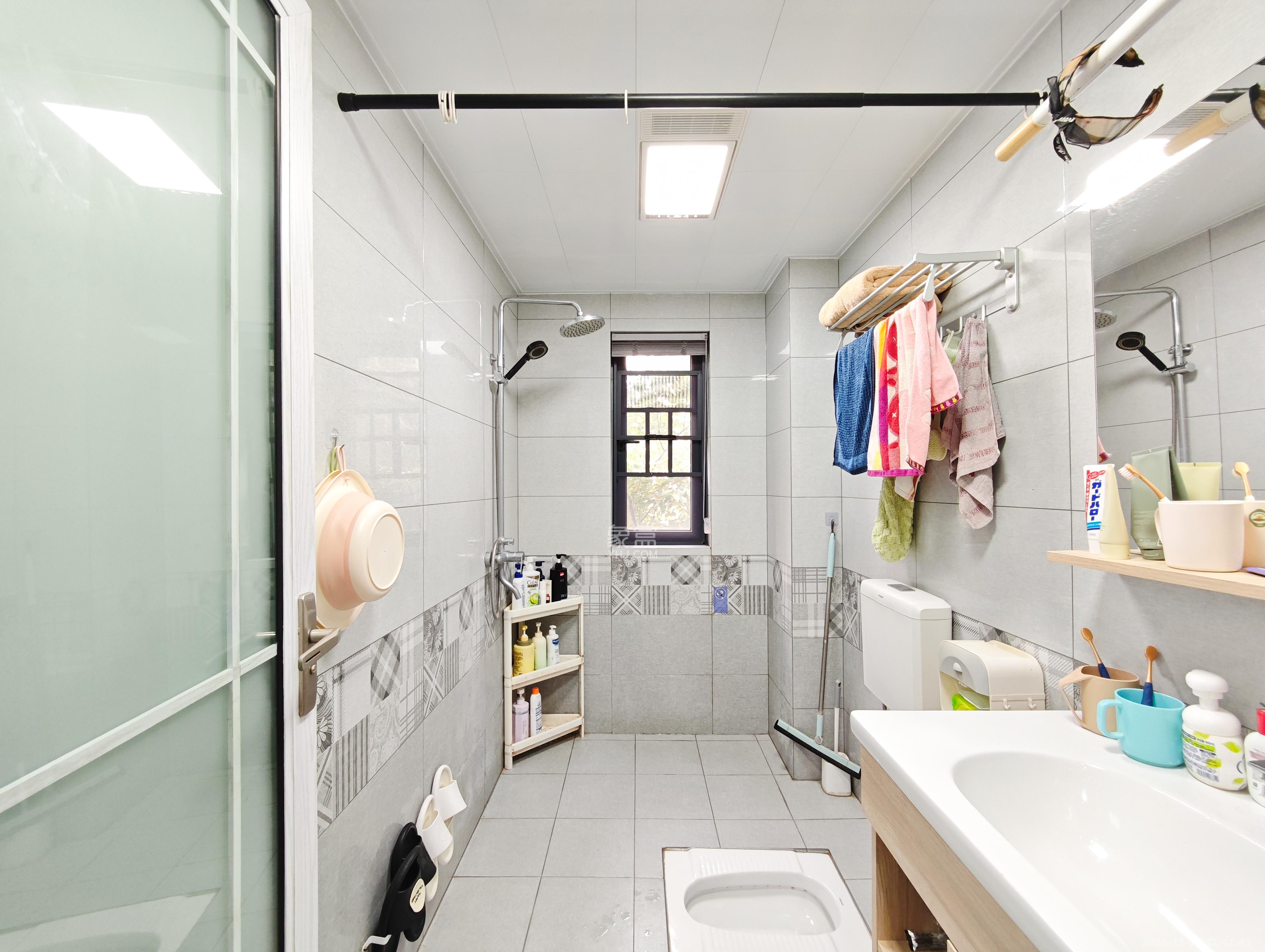 中建嘉和城  3室2厅2卫    98.0万卫生间