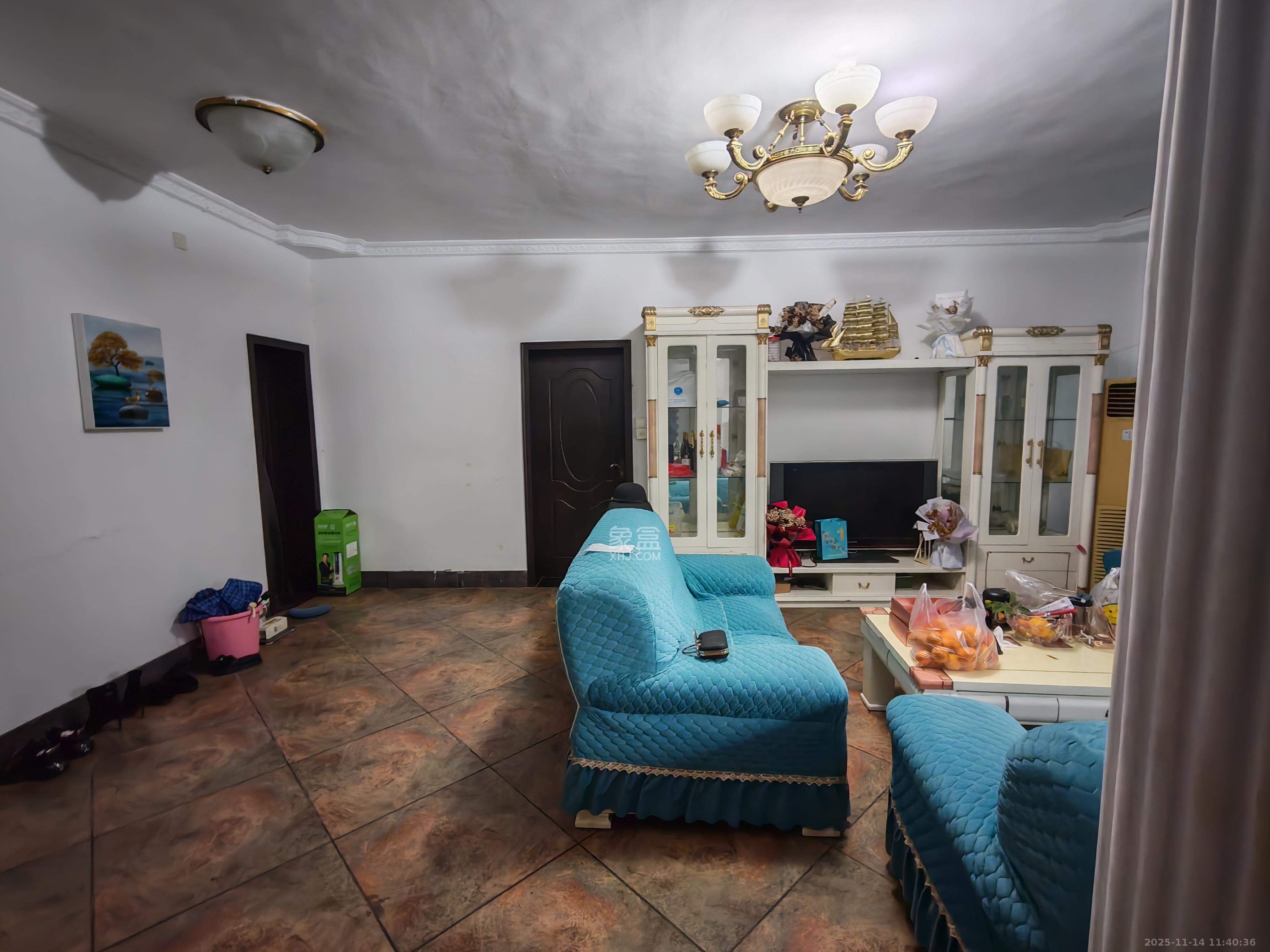 洞井商贸城  5室3厅2卫    2800.0元/月室内图