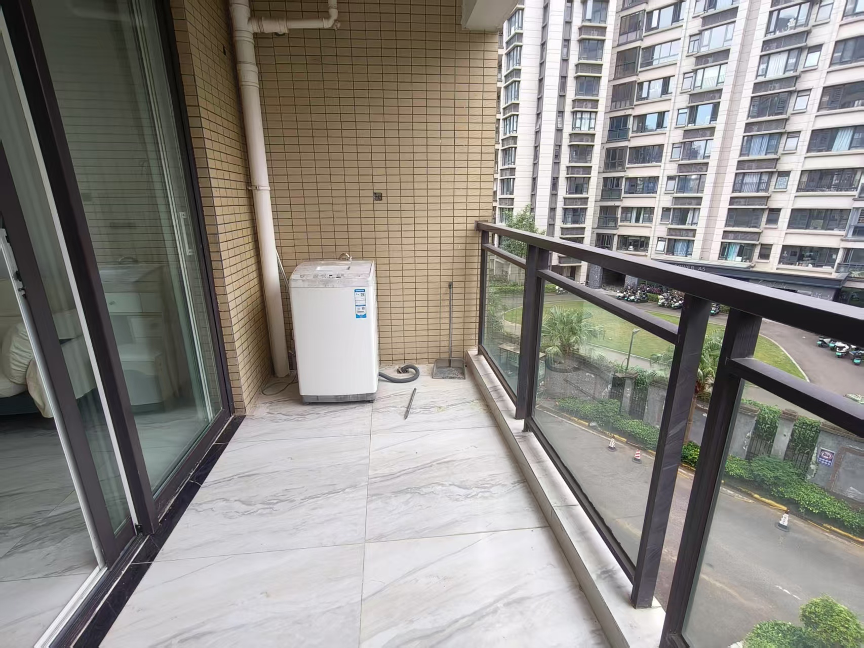 九鼎水郡  2室2厅1卫    2200.0元/月室内图