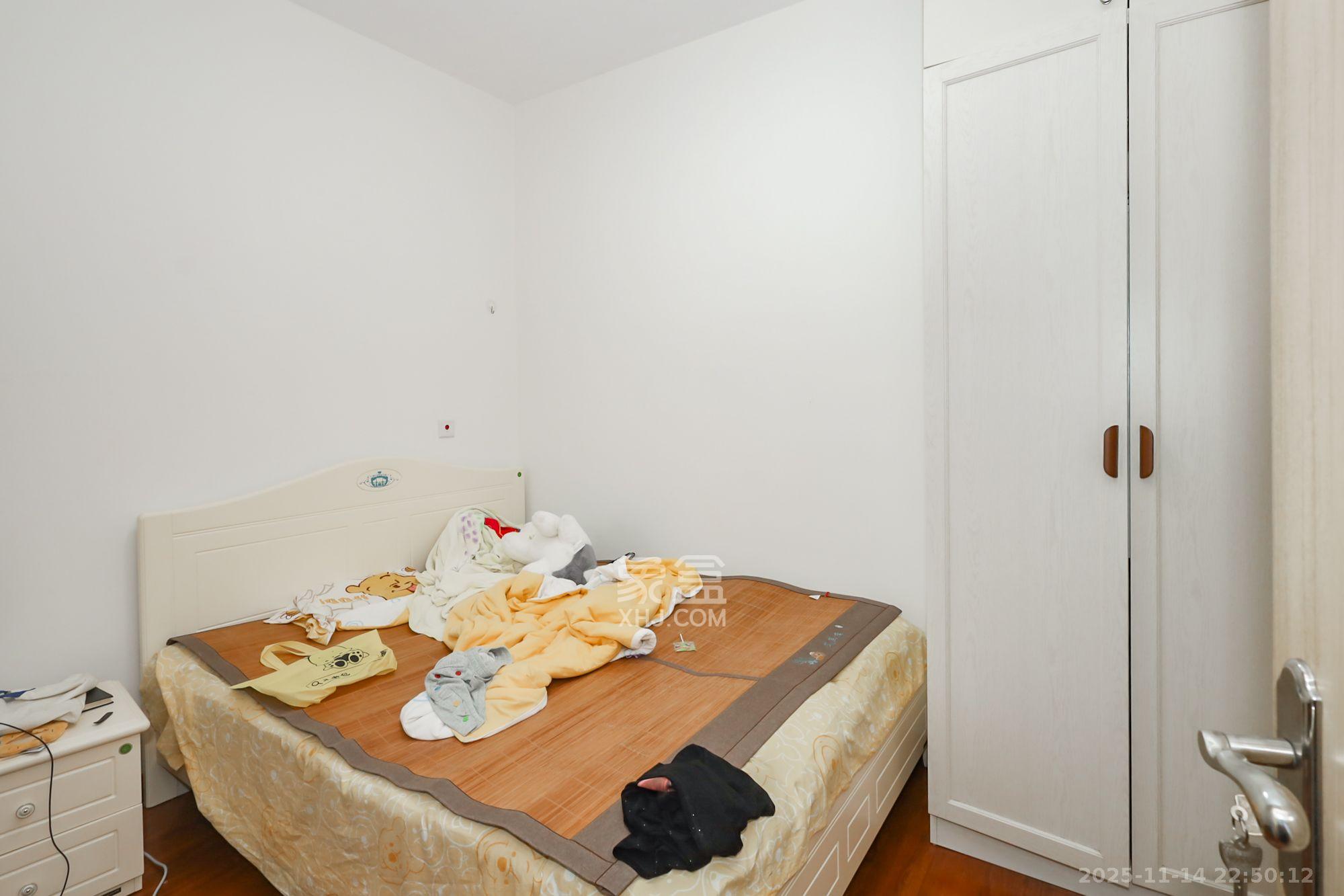 世茂外滩里(世茂铂翠湾三期) 3室2厅1卫 3400.0元/月 世茂外滩里(世茂铂翠湾三期) 3室2厅1卫 3400.0元/月室内图