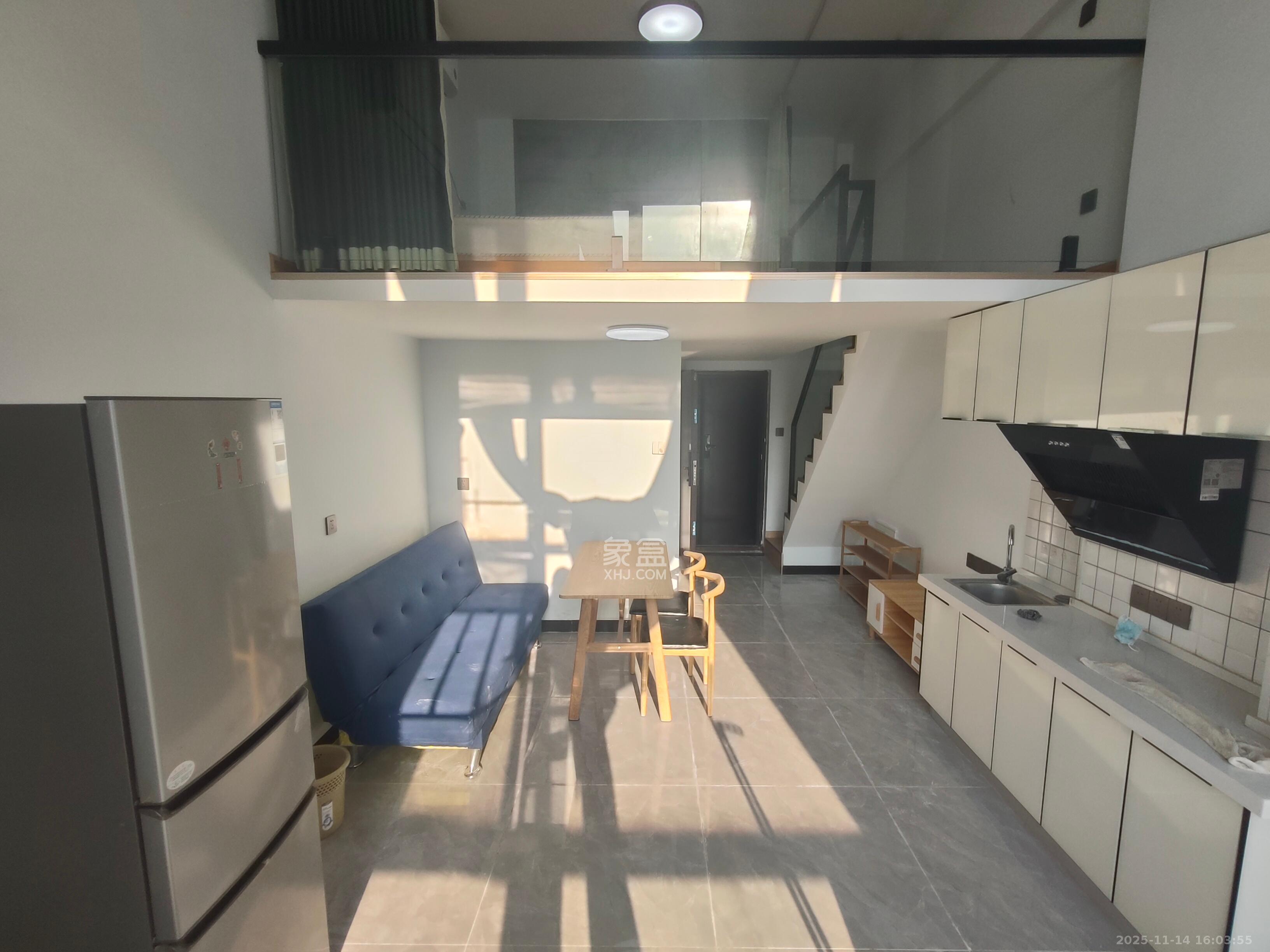 天麓轻奢国际  1室1厅1卫    1600.0元/月