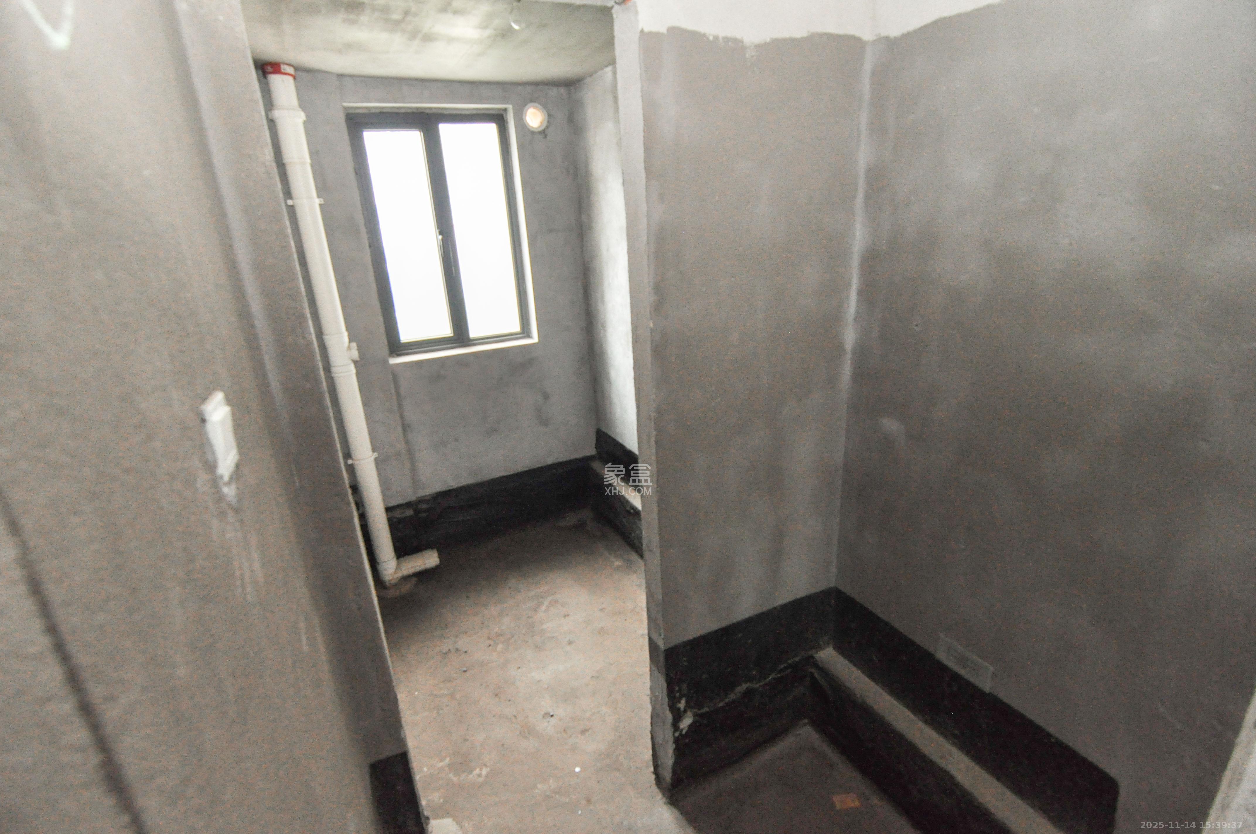 璞悦府  4室2厅2卫    146.0万其他