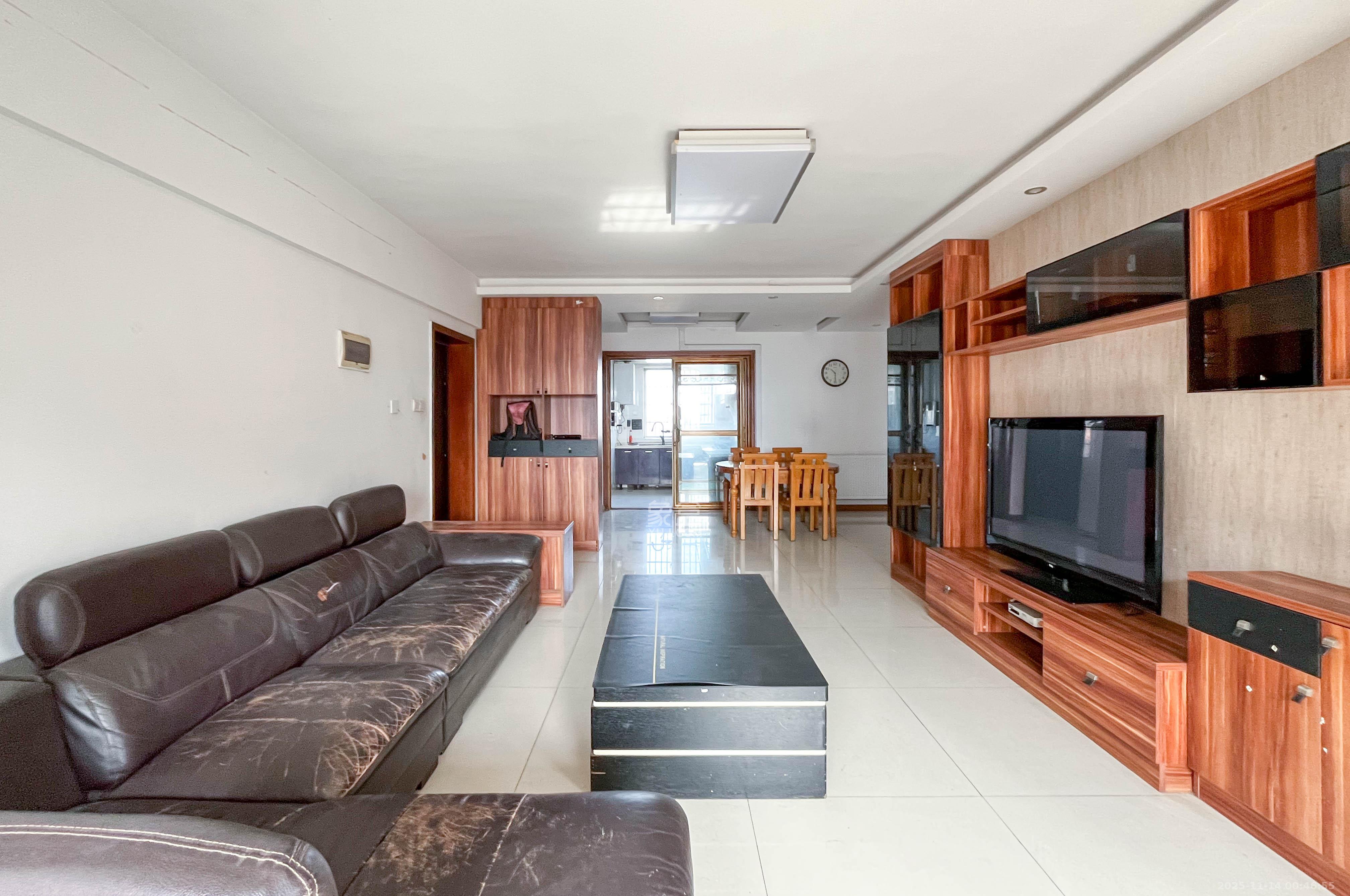 麓谷雅园  4室2厅2卫    90.0万其他