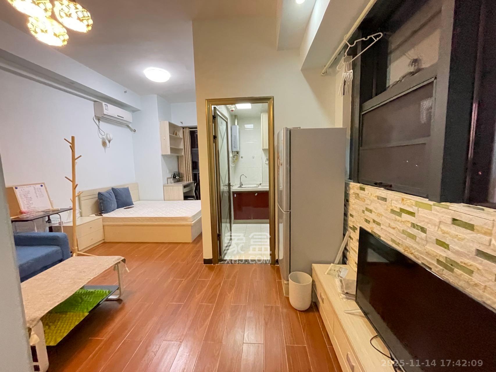 第六都（陆都小区）  1室1厅1卫    1700.0元/月室内图