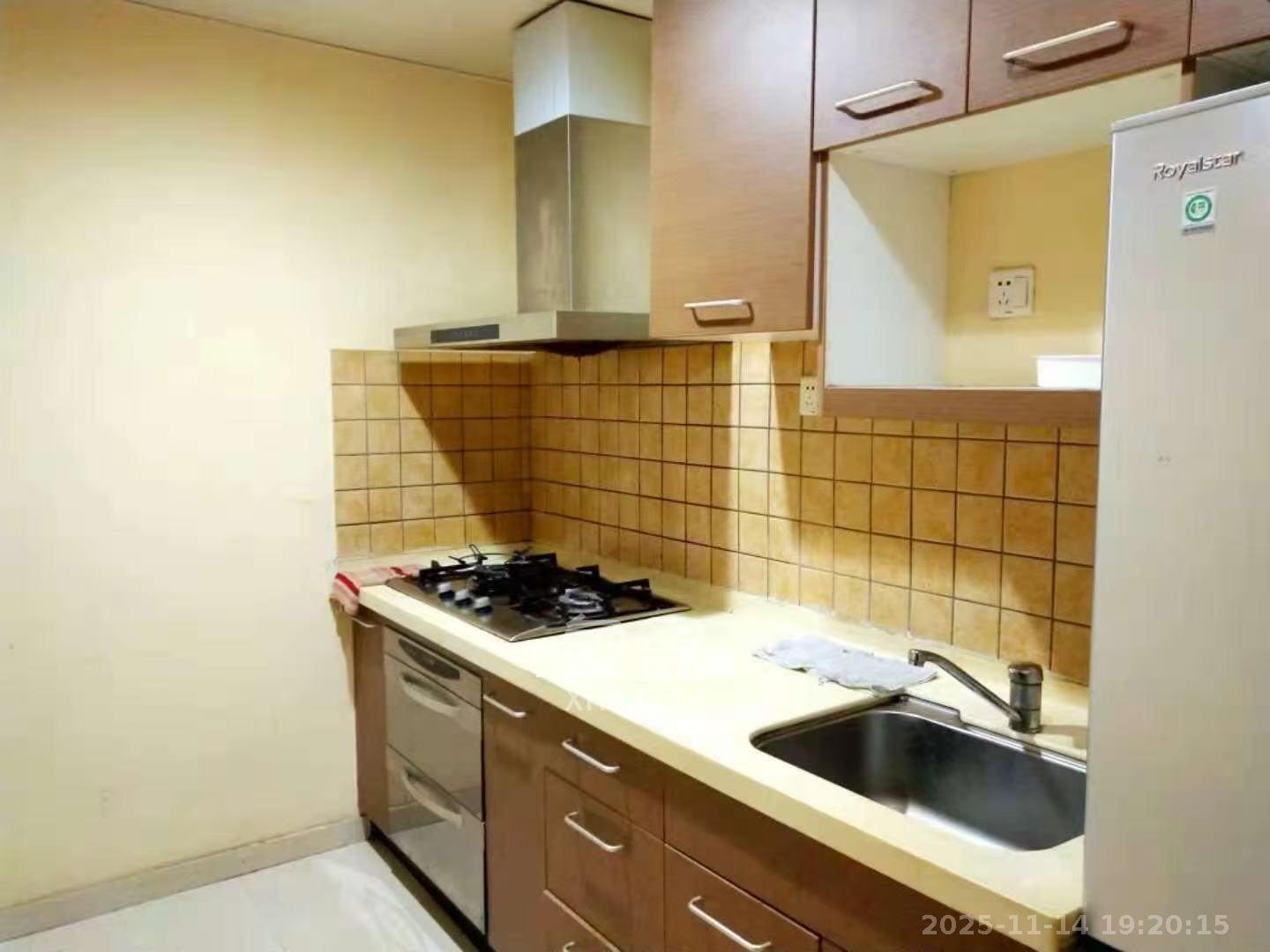 盛世美居荷园 3室2厅2卫 3900.0元/月 盛世美居荷园 3室2厅2卫 3900.0元/月室内图