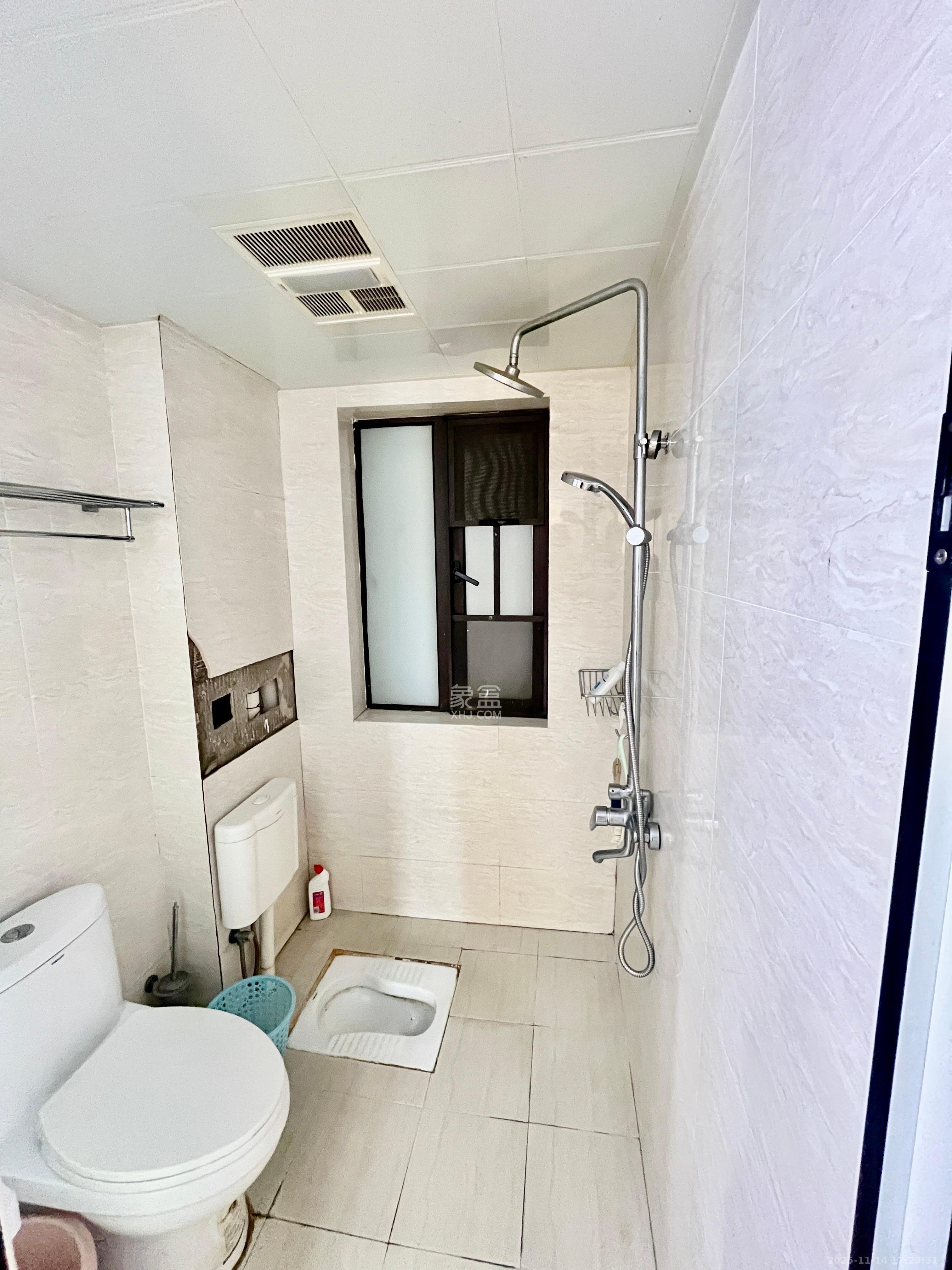 海洋半岛(月珑湾) 3室2厅1卫 2600.0元/月 海洋半岛(月珑湾) 3室2厅1卫 2600.0元/月室内图