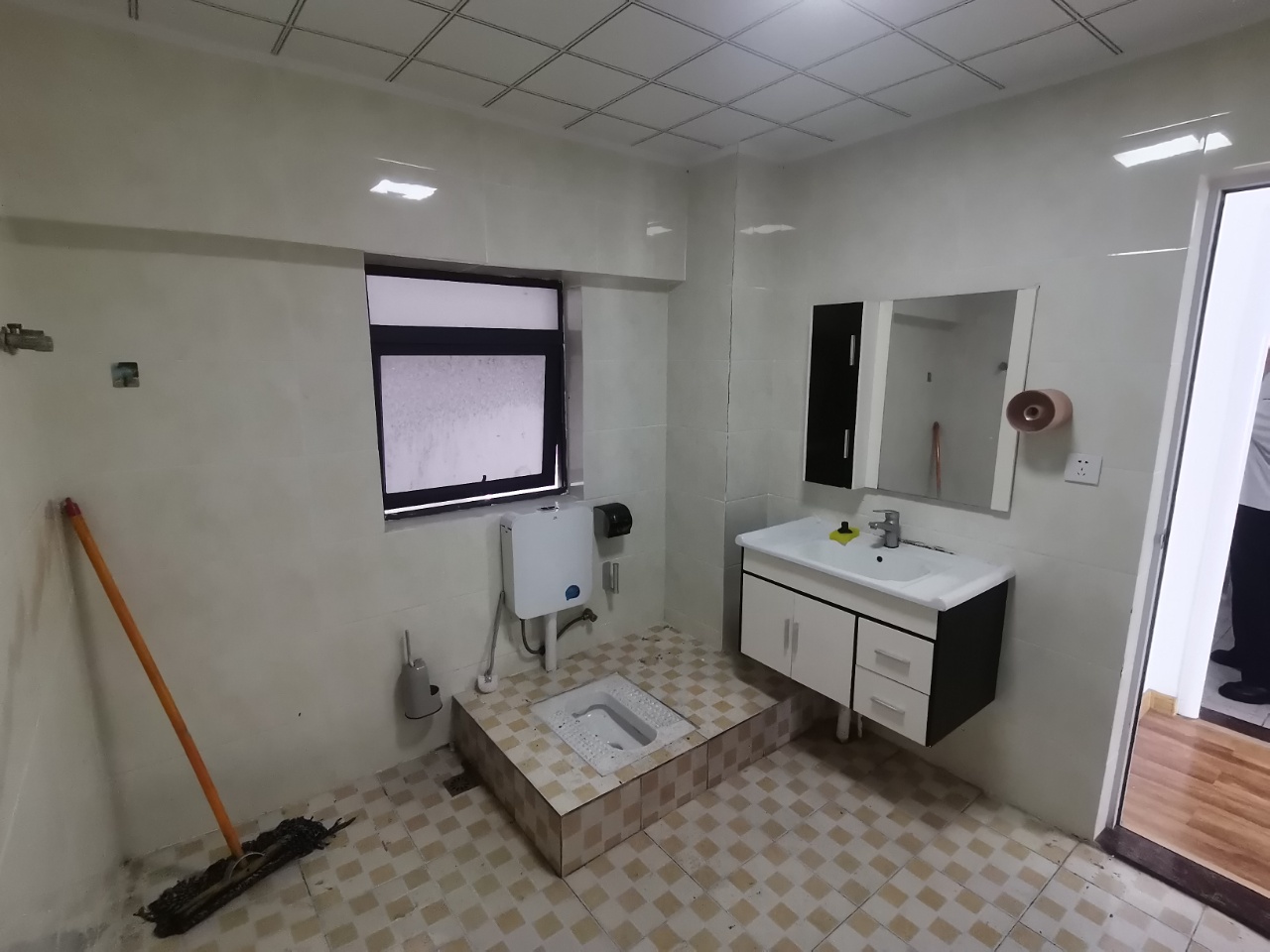 名门广场北区（二期）  3室2厅2卫    3800.0元/月室内图