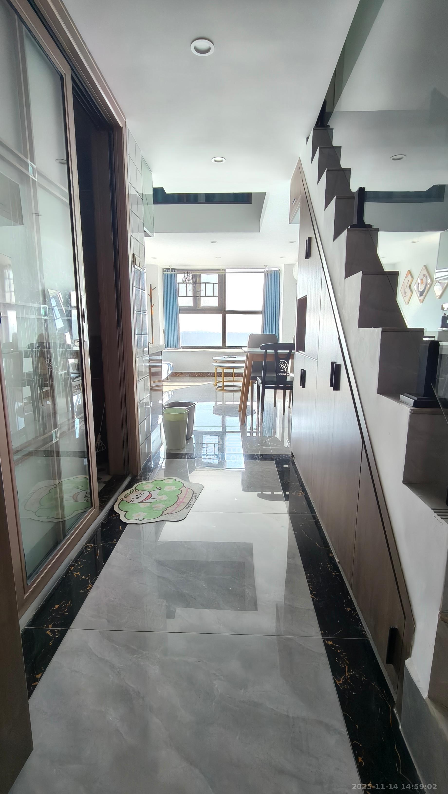 弘坤云寓  1室0厅0卫    2300.0元/月