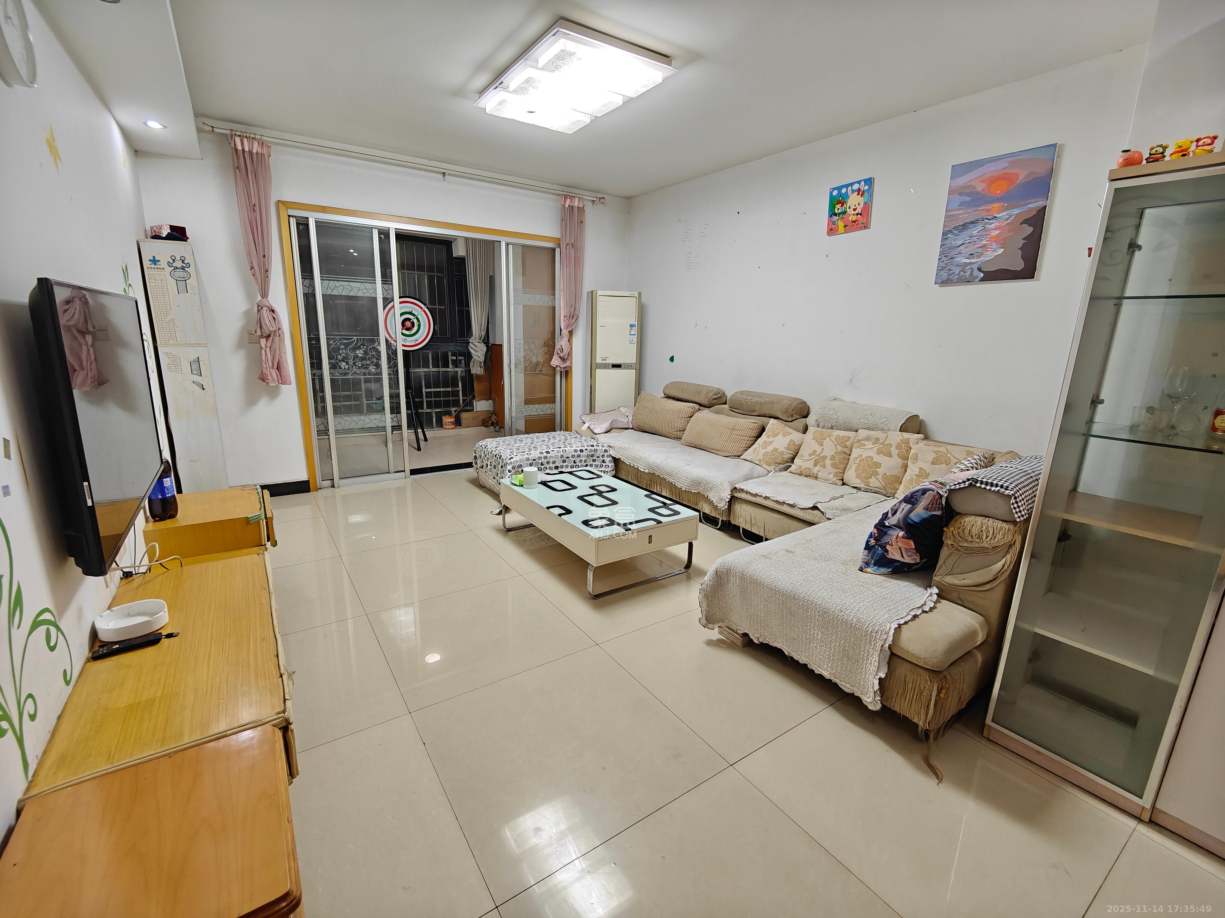 西子湖畔沃府  3室2厅2卫    3000.0元/月