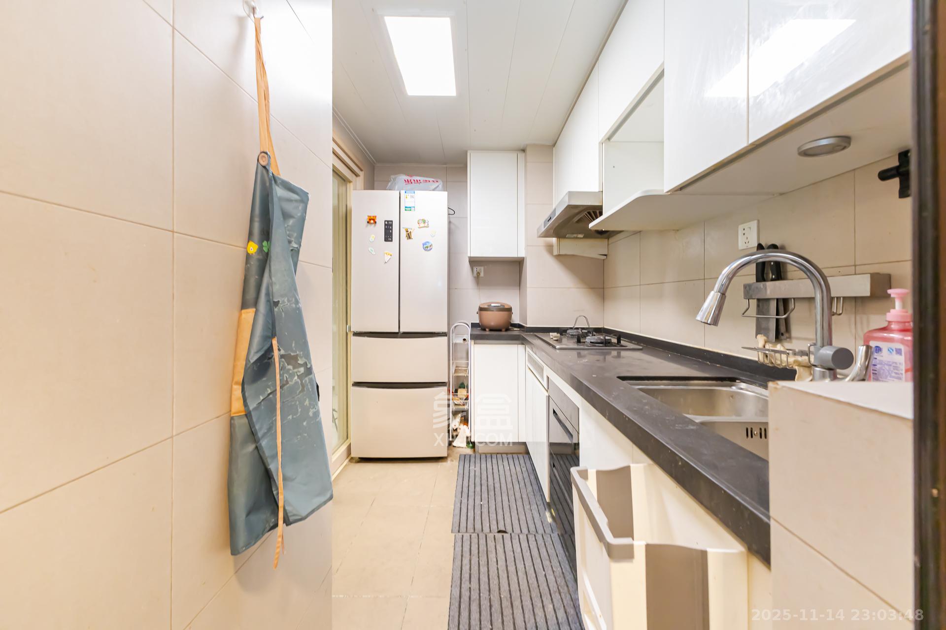 时代倾城五期  2室2厅1卫    69.5万厨房