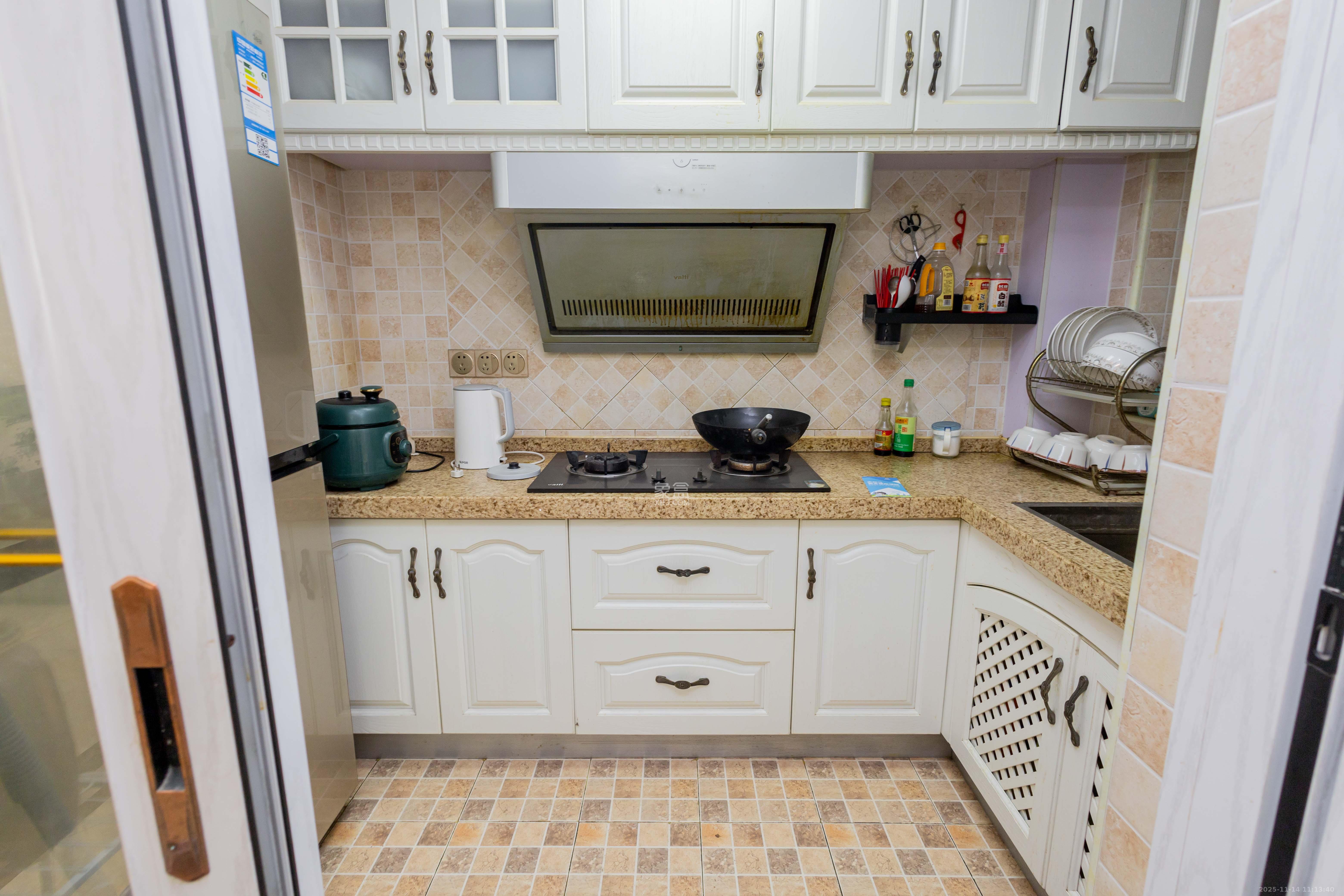 东业上城嘉苑(晟悦国际) 3室2厅2卫 79.8万 东业上城嘉苑(晟悦国际) 3室2厅2卫 79.8万厨房