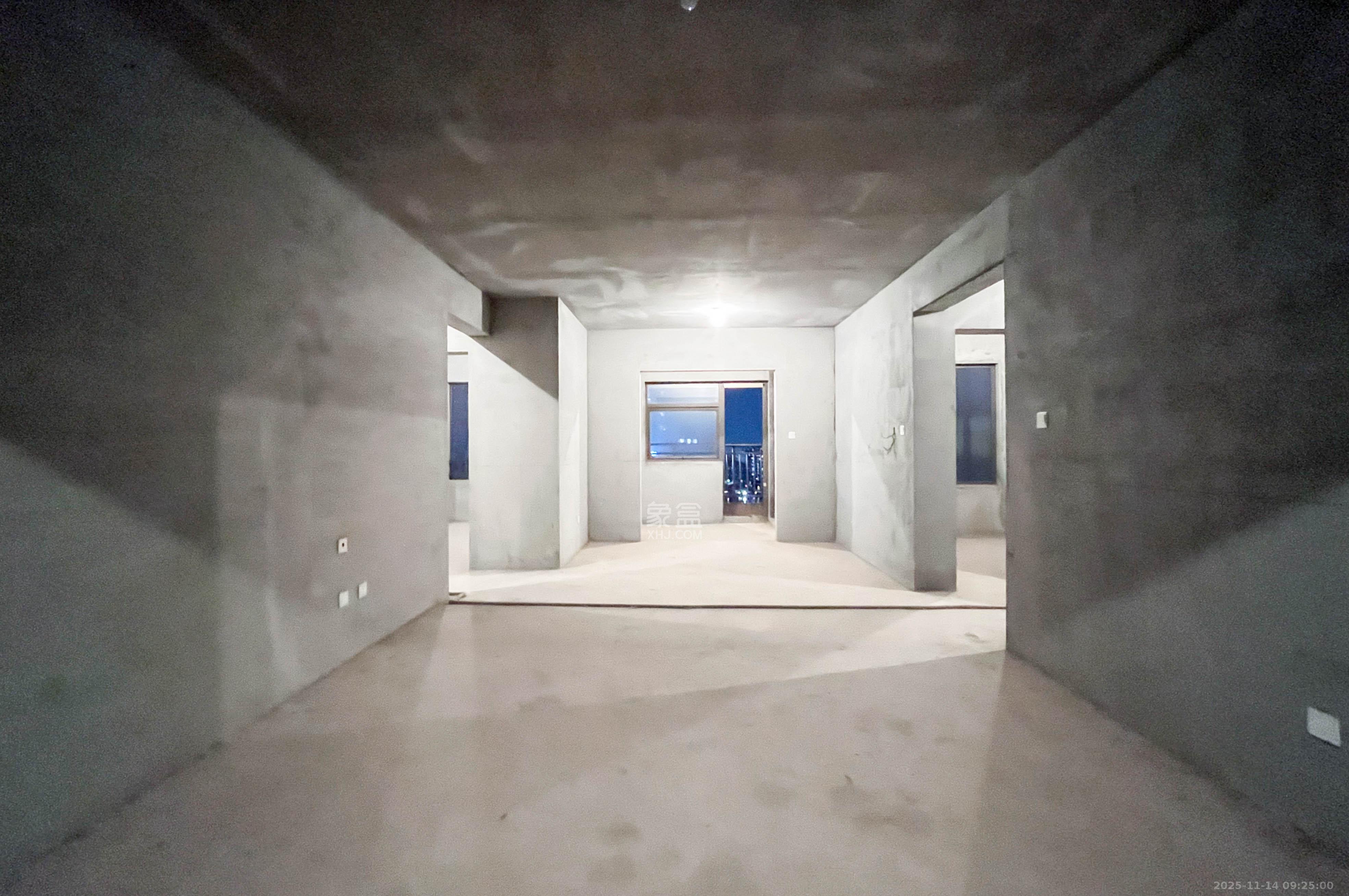 佳兆业云顶梅溪湖(佳兆业梅溪荟) 3室2厅2卫 118.0万 佳兆业云顶梅溪湖(佳兆业梅溪荟) 3室2厅2卫 118.0万客厅