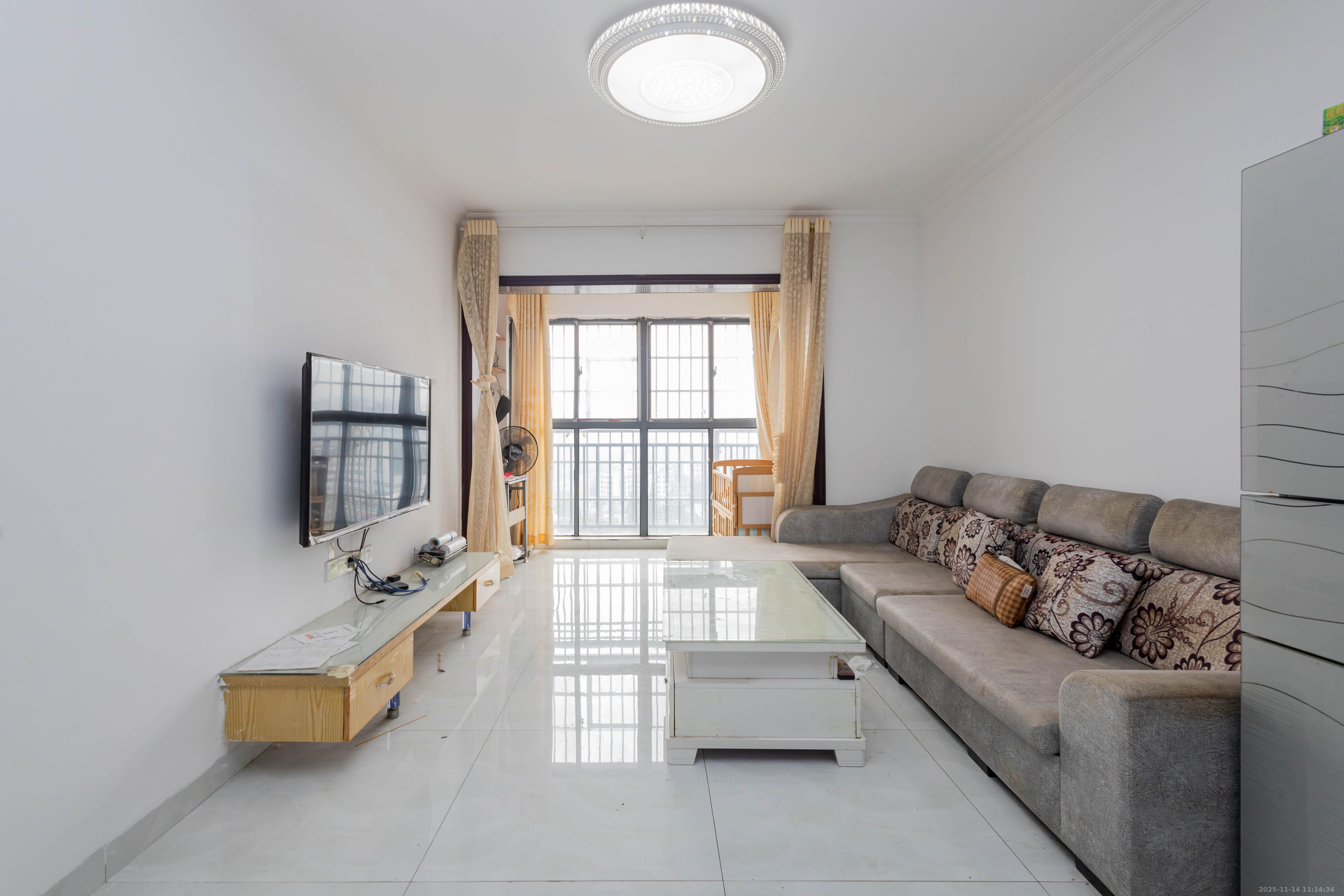 东业上城嘉苑（晟悦国际）  2室2厅1卫    48.8万客厅