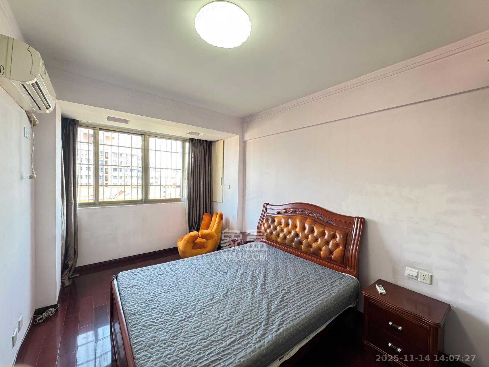 佳天雅苑 3室2厅1卫 2400.0元/月 佳天雅苑 3室2厅1卫 2400.0元/月室内图