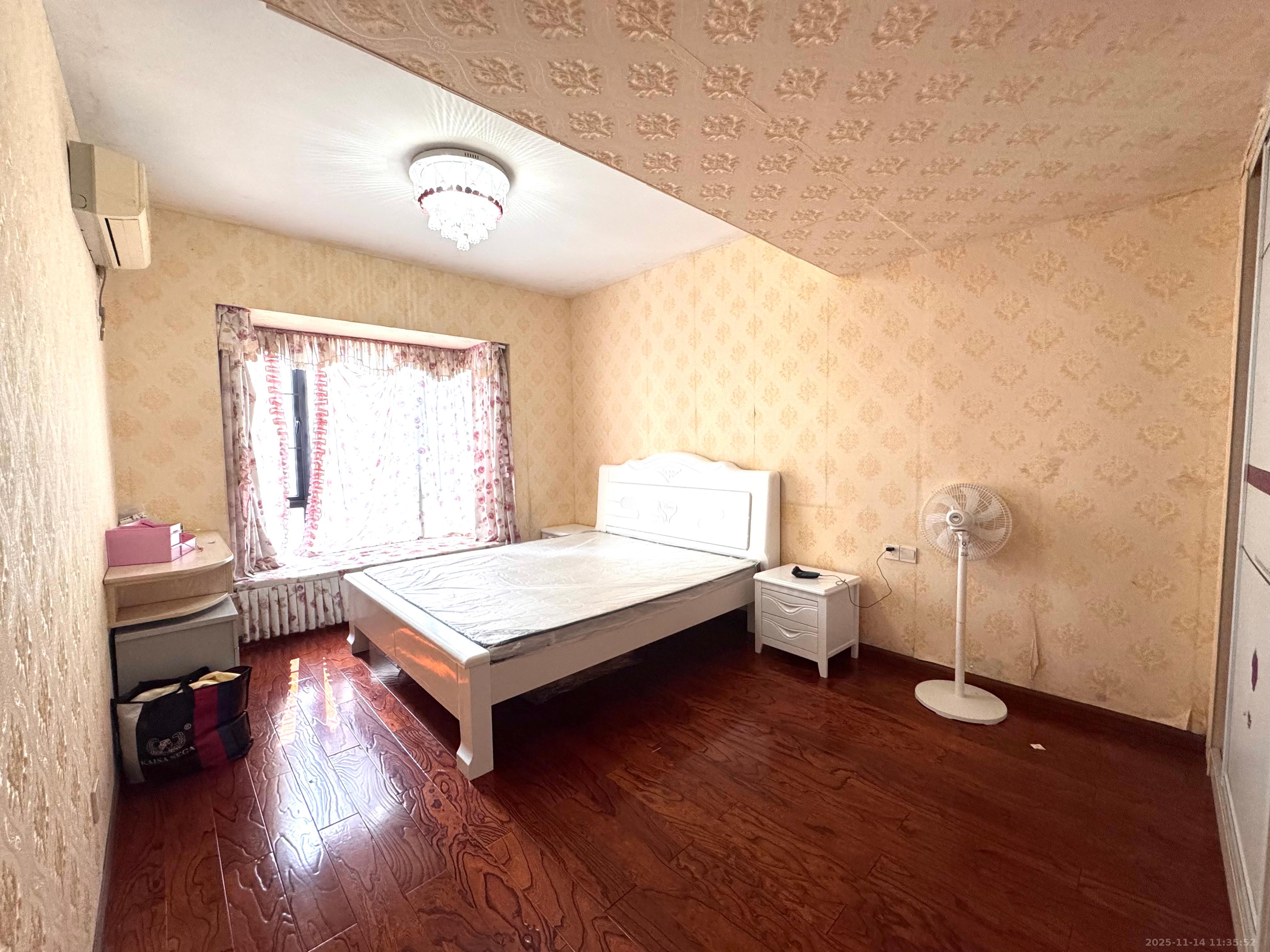 蓝山郡 3室2厅1卫 2100.0元/月 蓝山郡 3室2厅1卫 2100.0元/月室内图